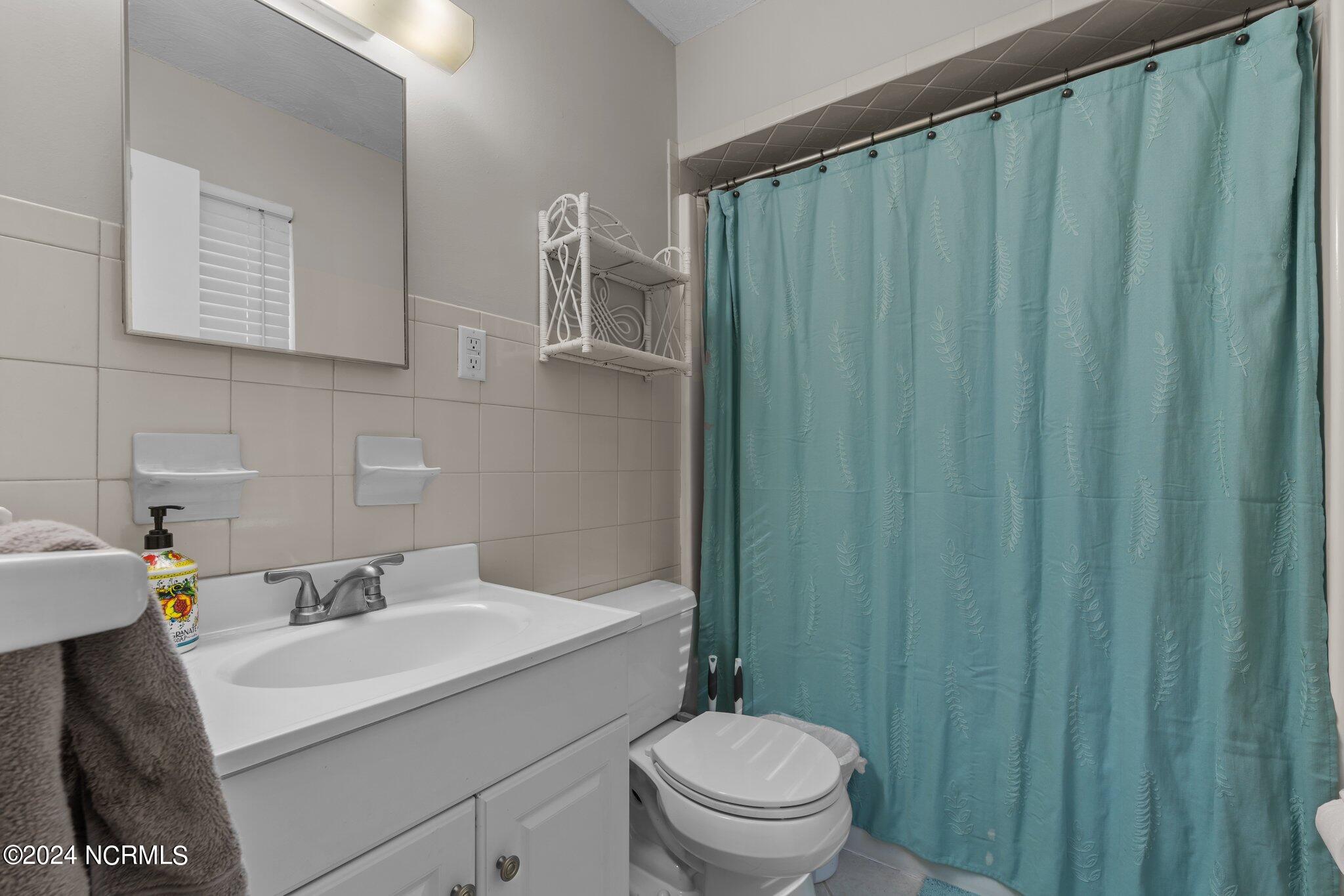 620 E New England Avenue