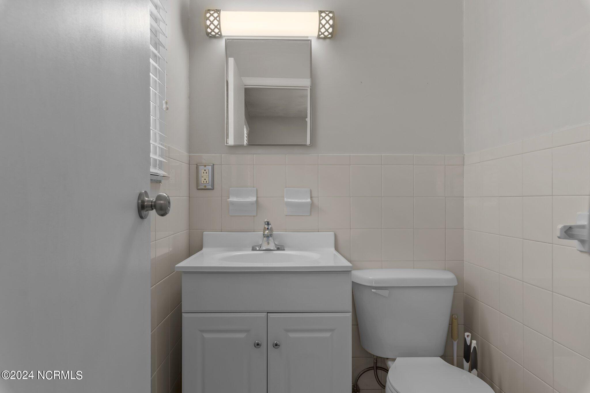 620 E New England Avenue