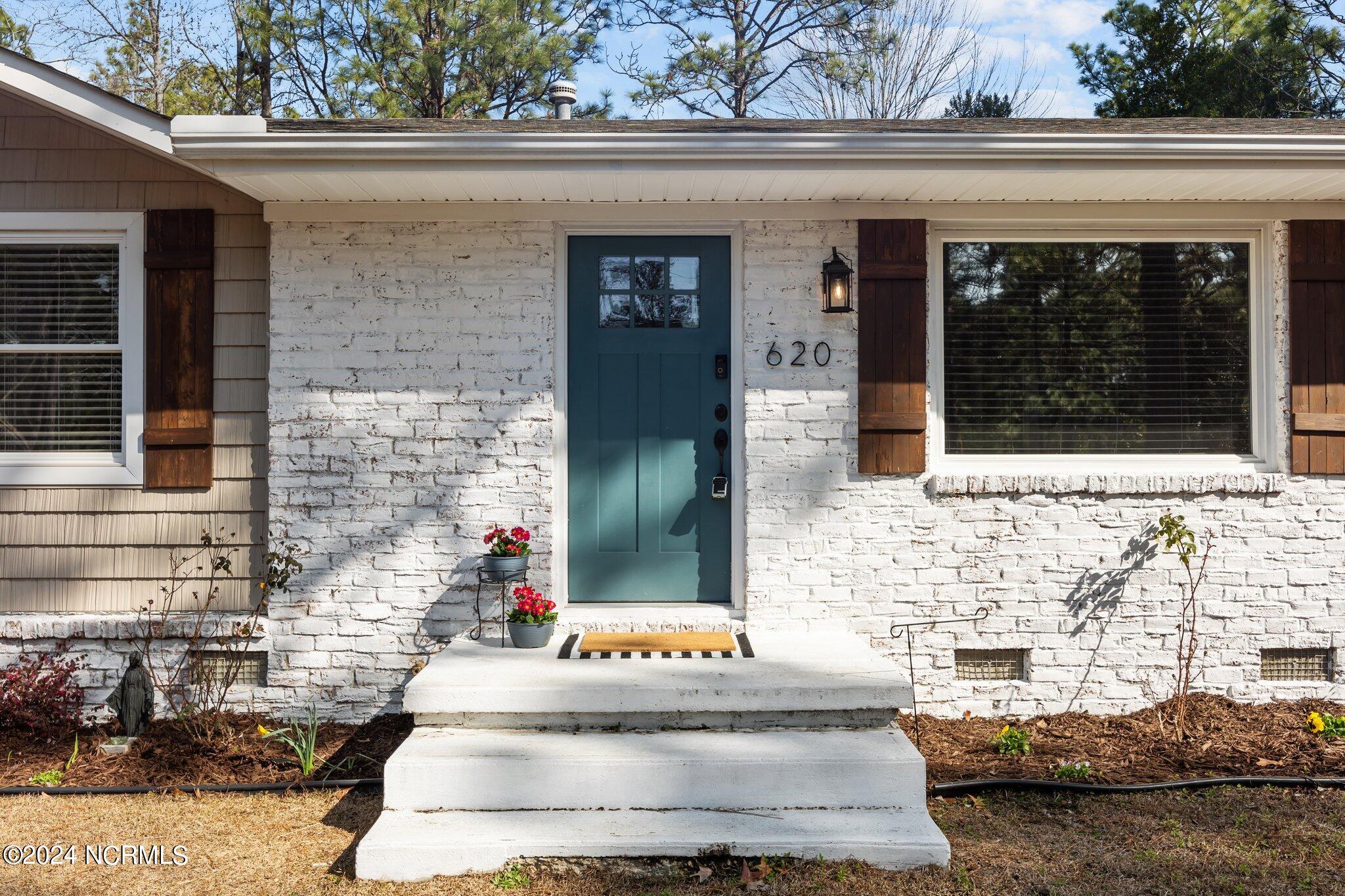 620 E New England Avenue