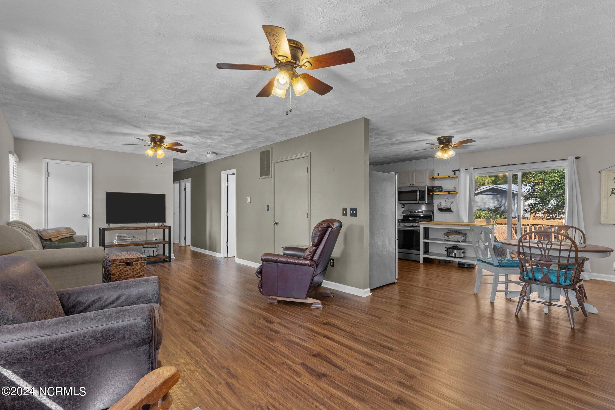 620 E New England Avenue