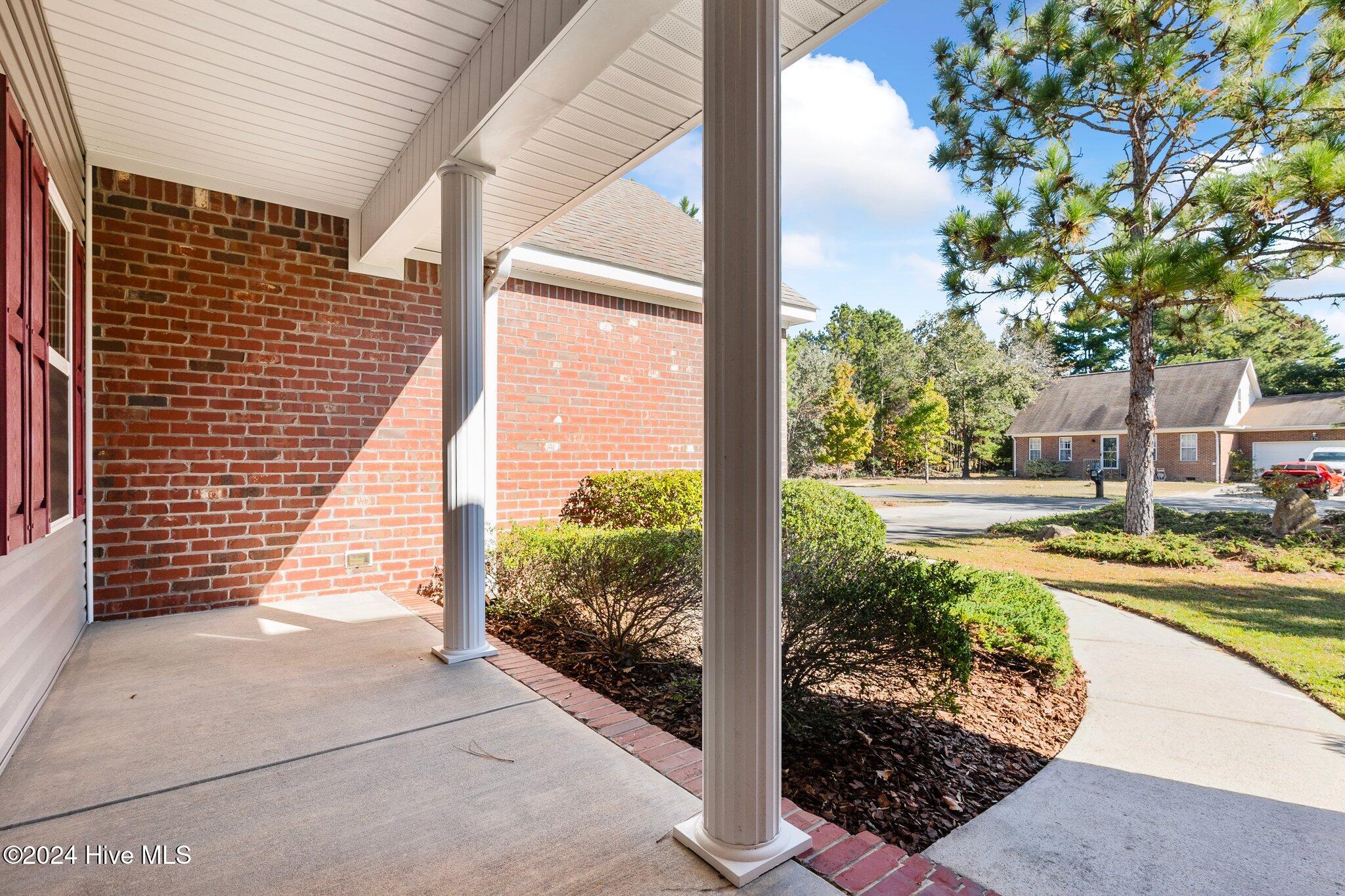 180 Diamondhead Drive S