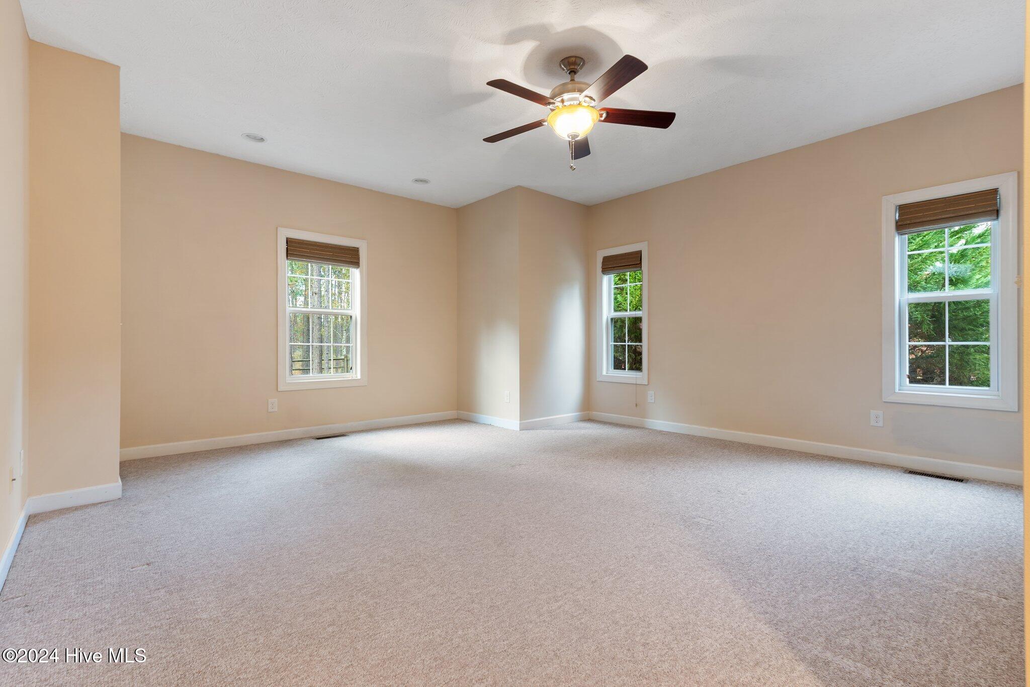 180 Diamondhead Drive S