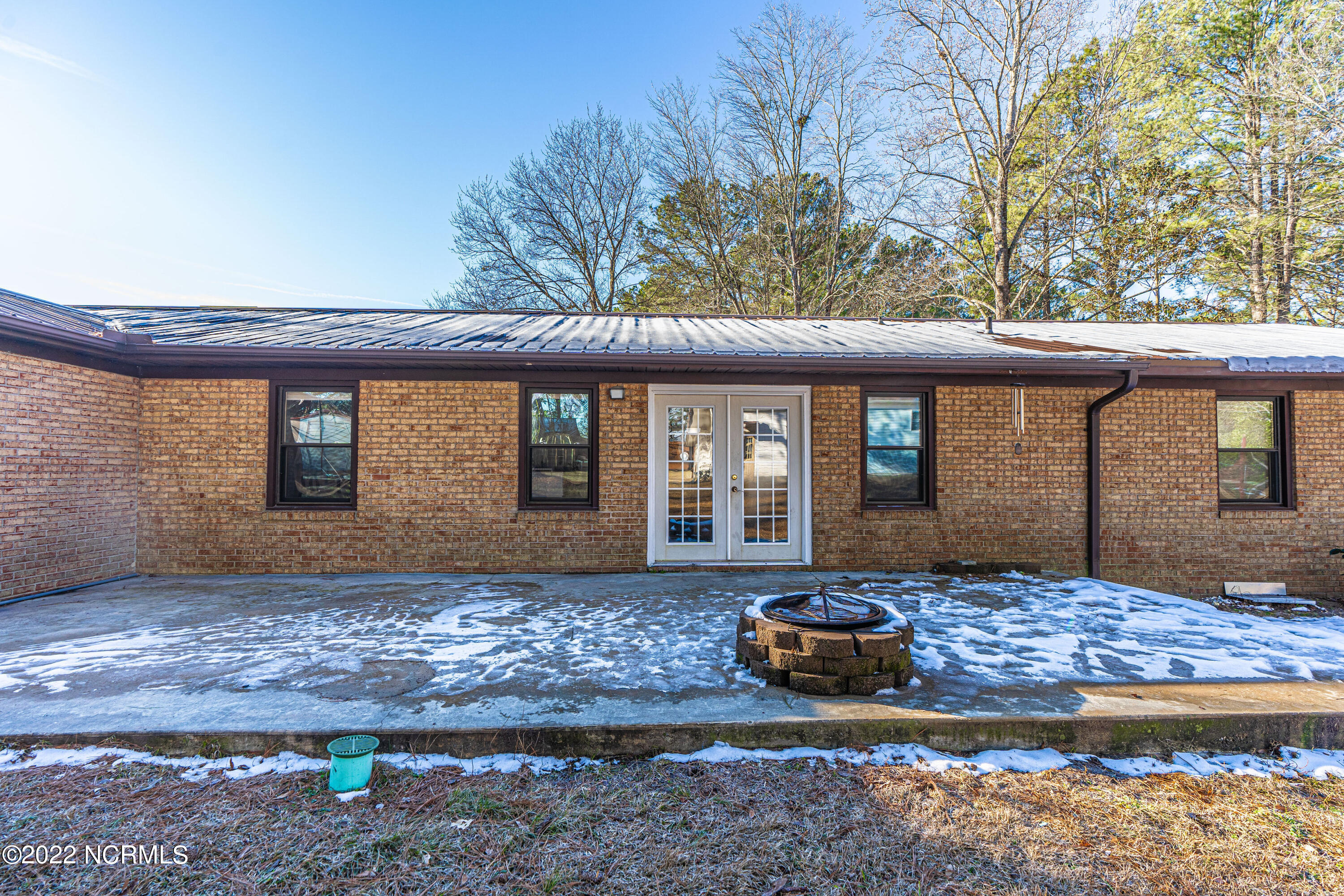 707 E L Ives Drive