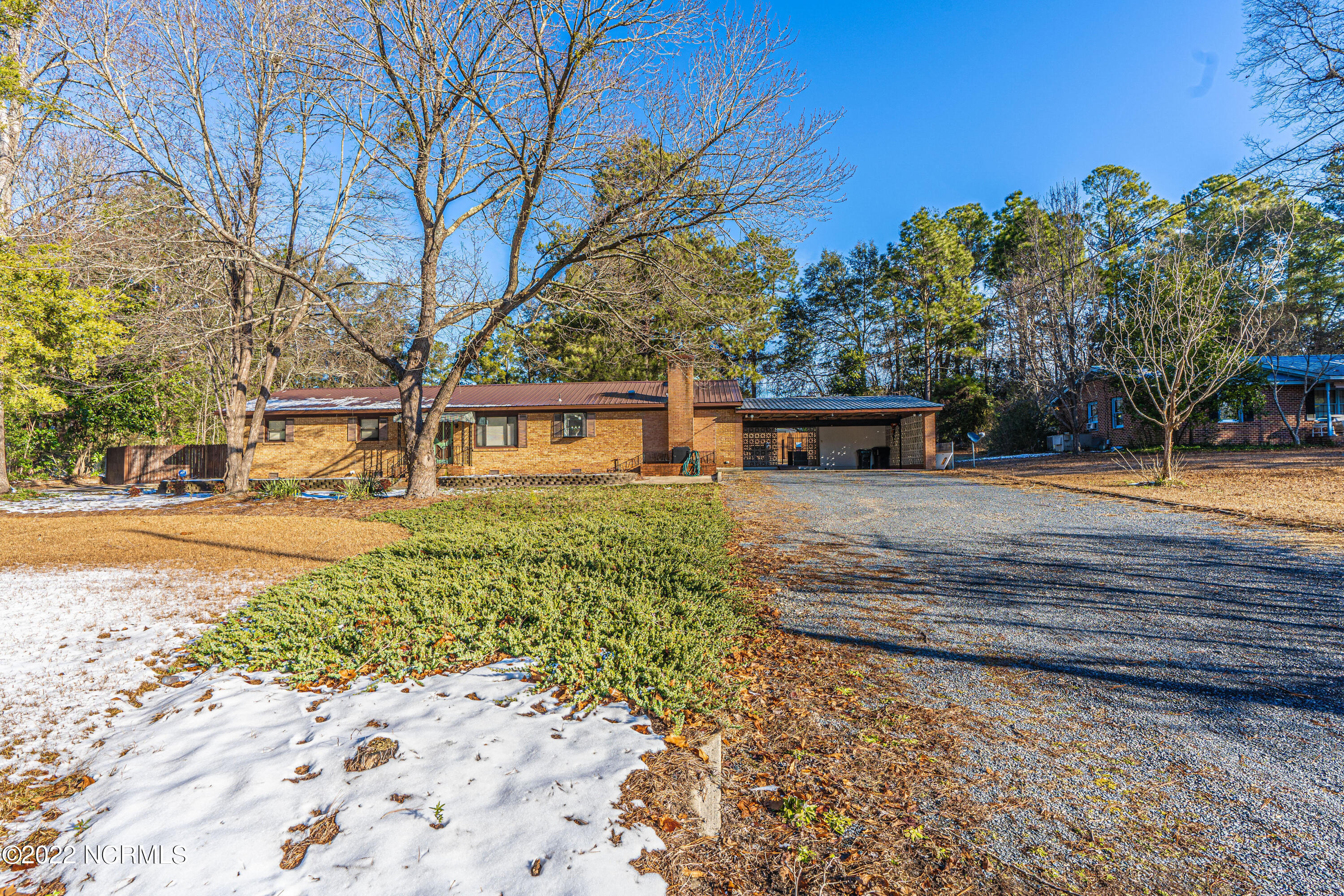 707 E L Ives Drive