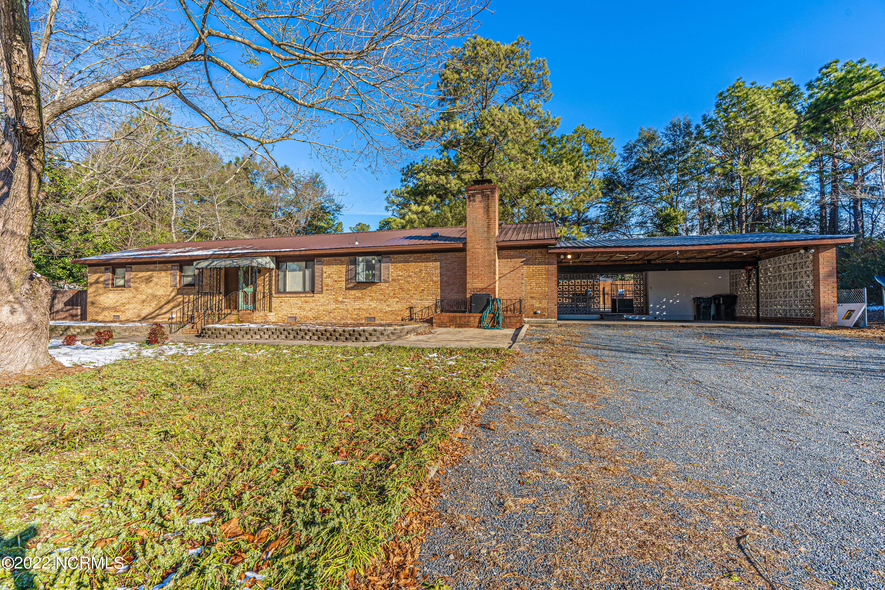 707 E L Ives Drive