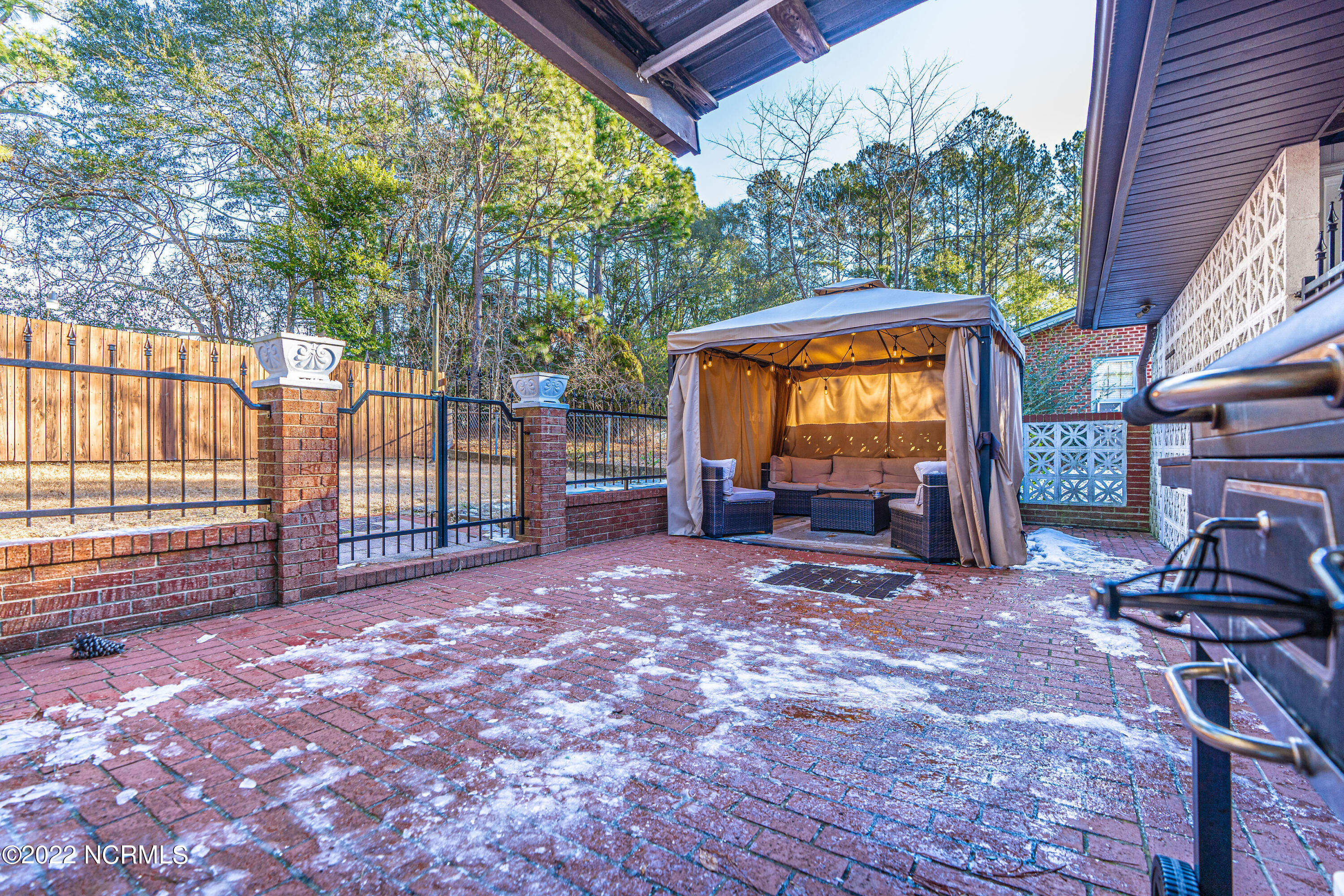 707 E L Ives Drive