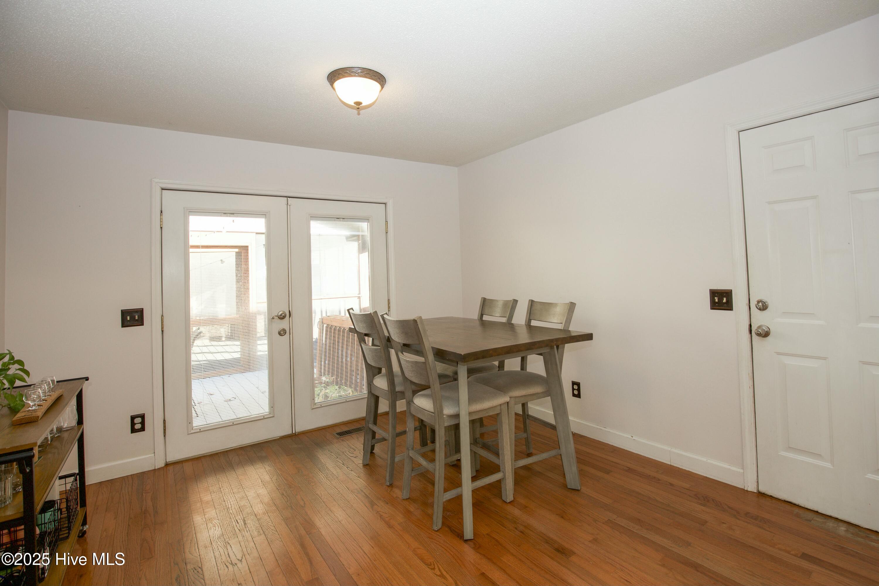 109 Selkirk Trail
