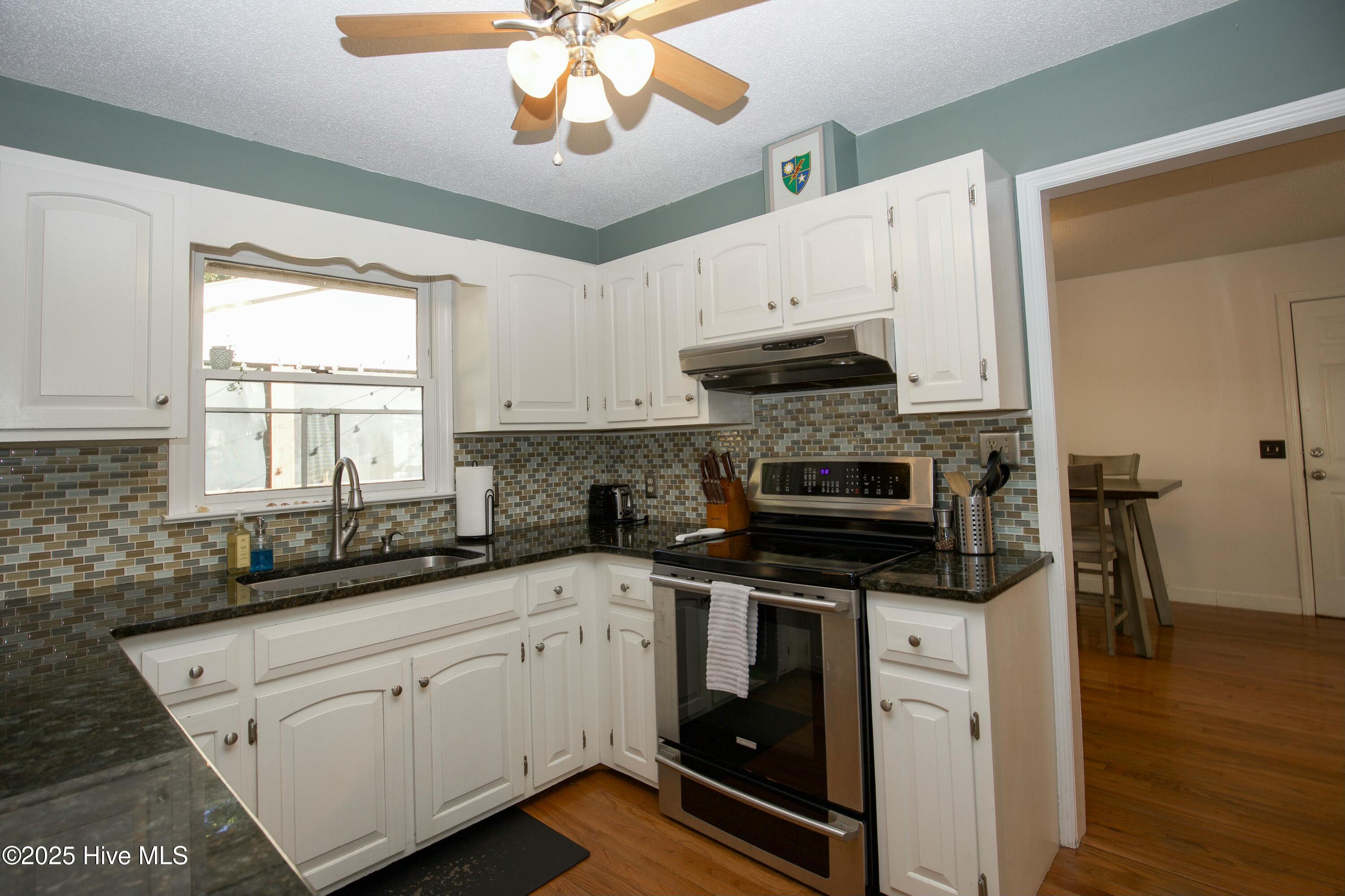 109 Selkirk Trail