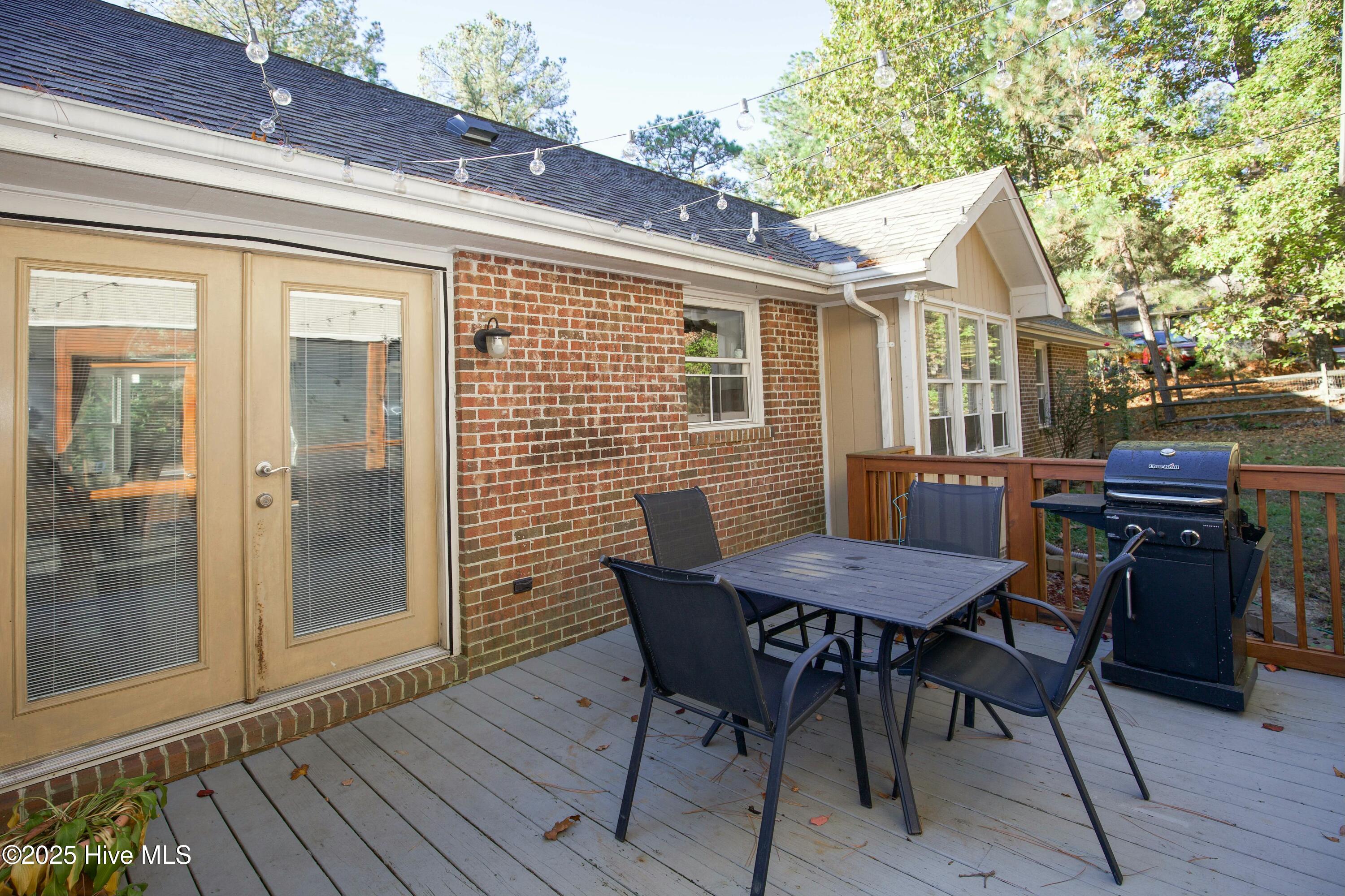 109 Selkirk Trail