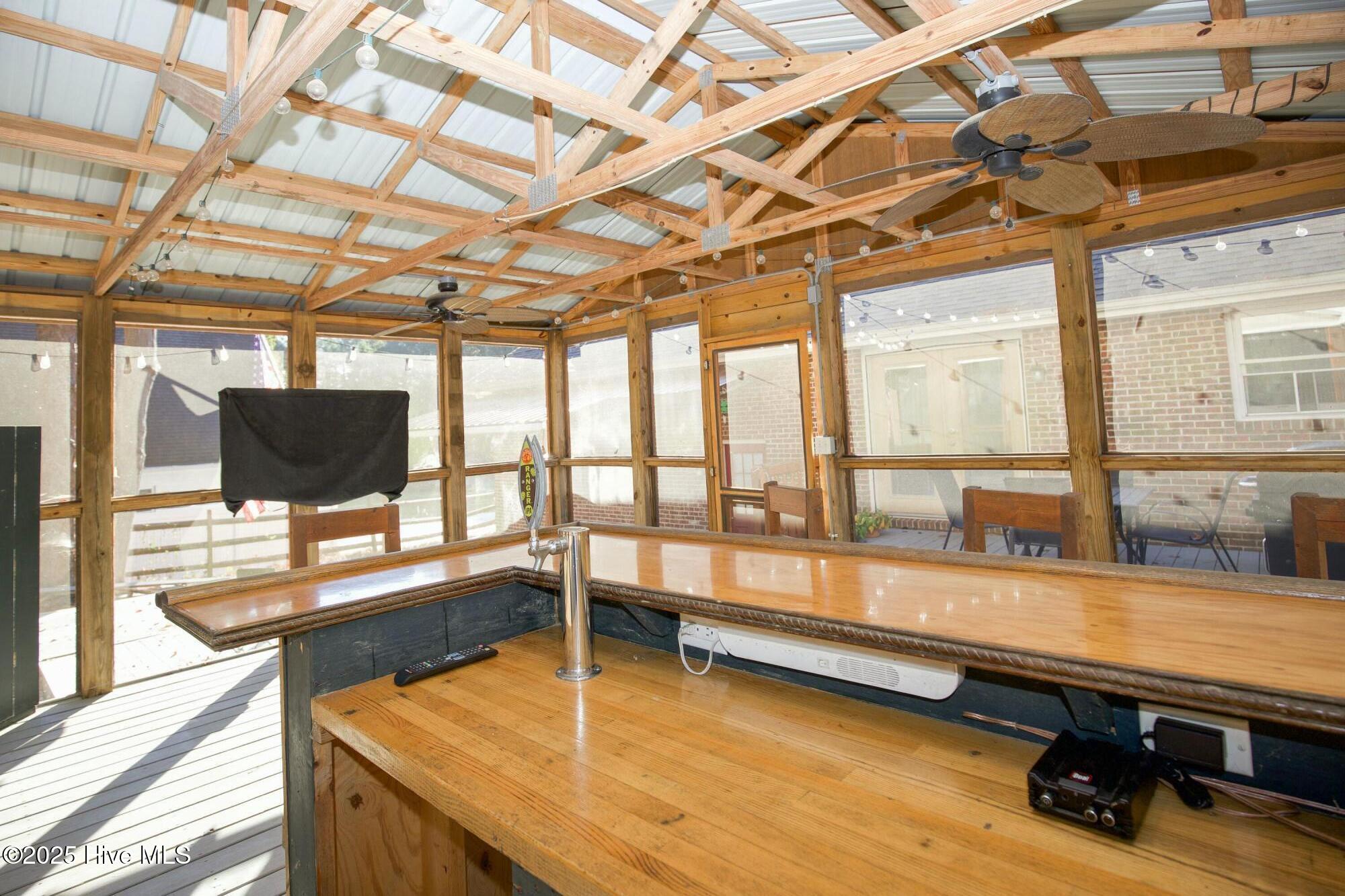 109 Selkirk Trail