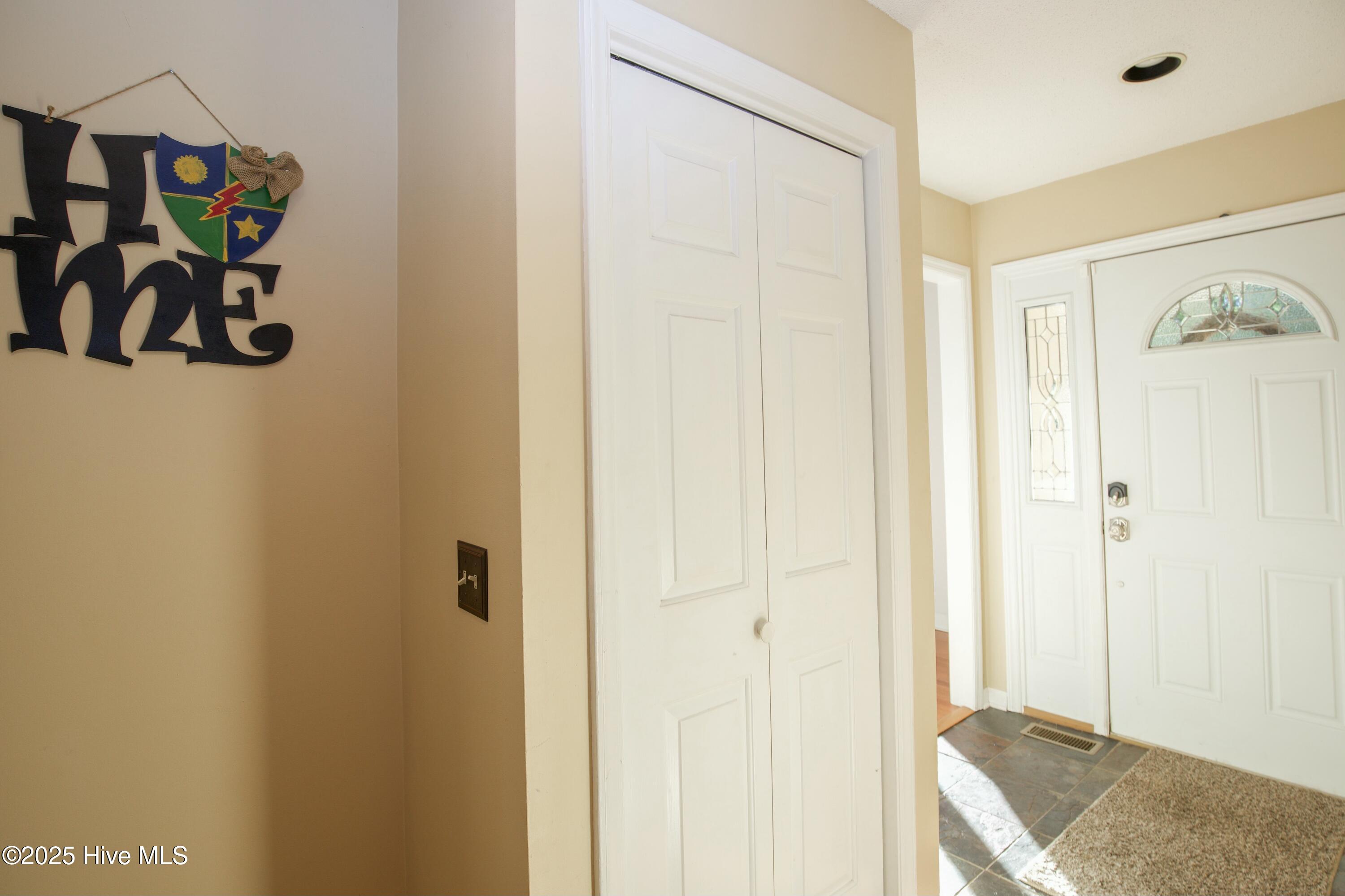 109 Selkirk Trail
