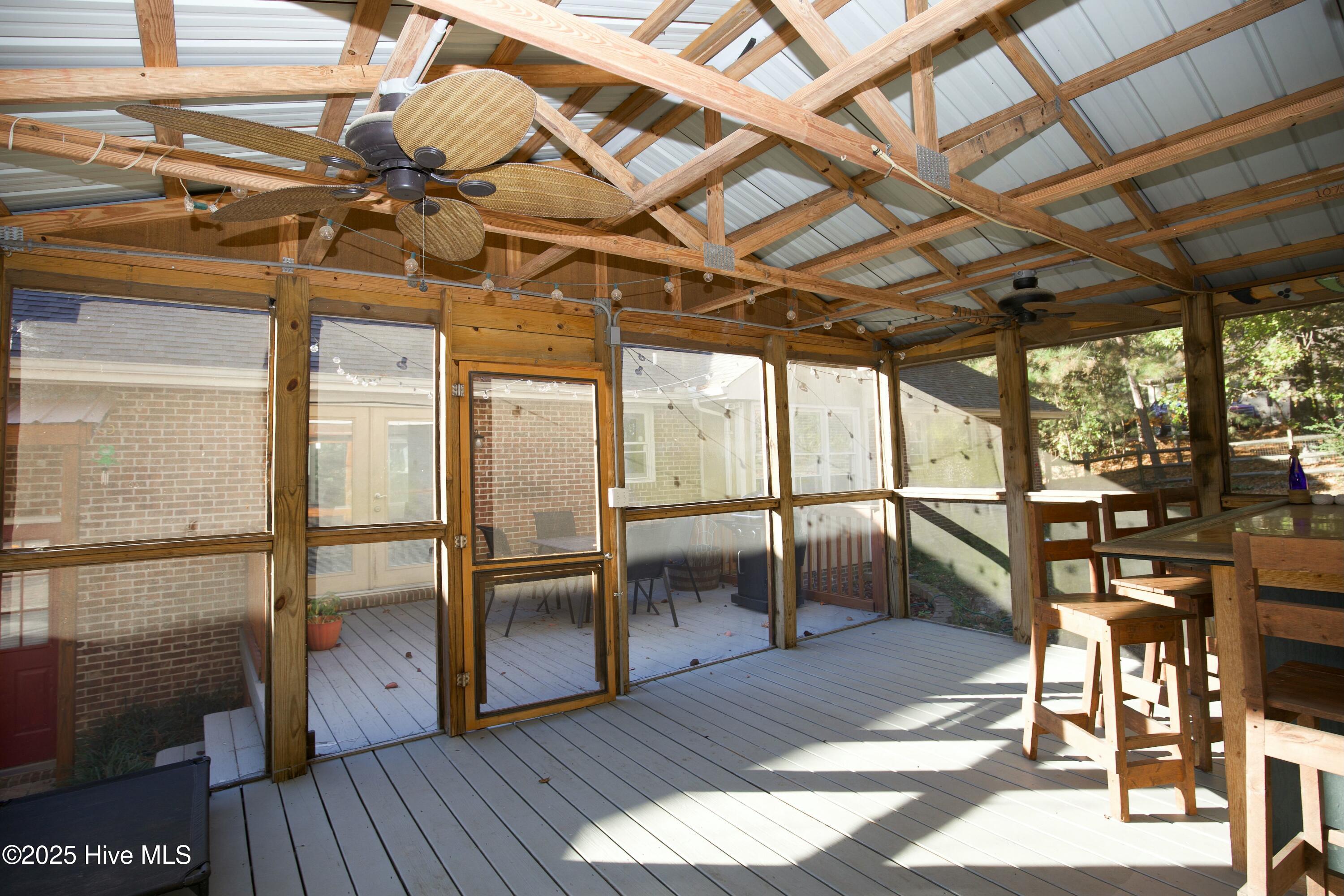 109 Selkirk Trail