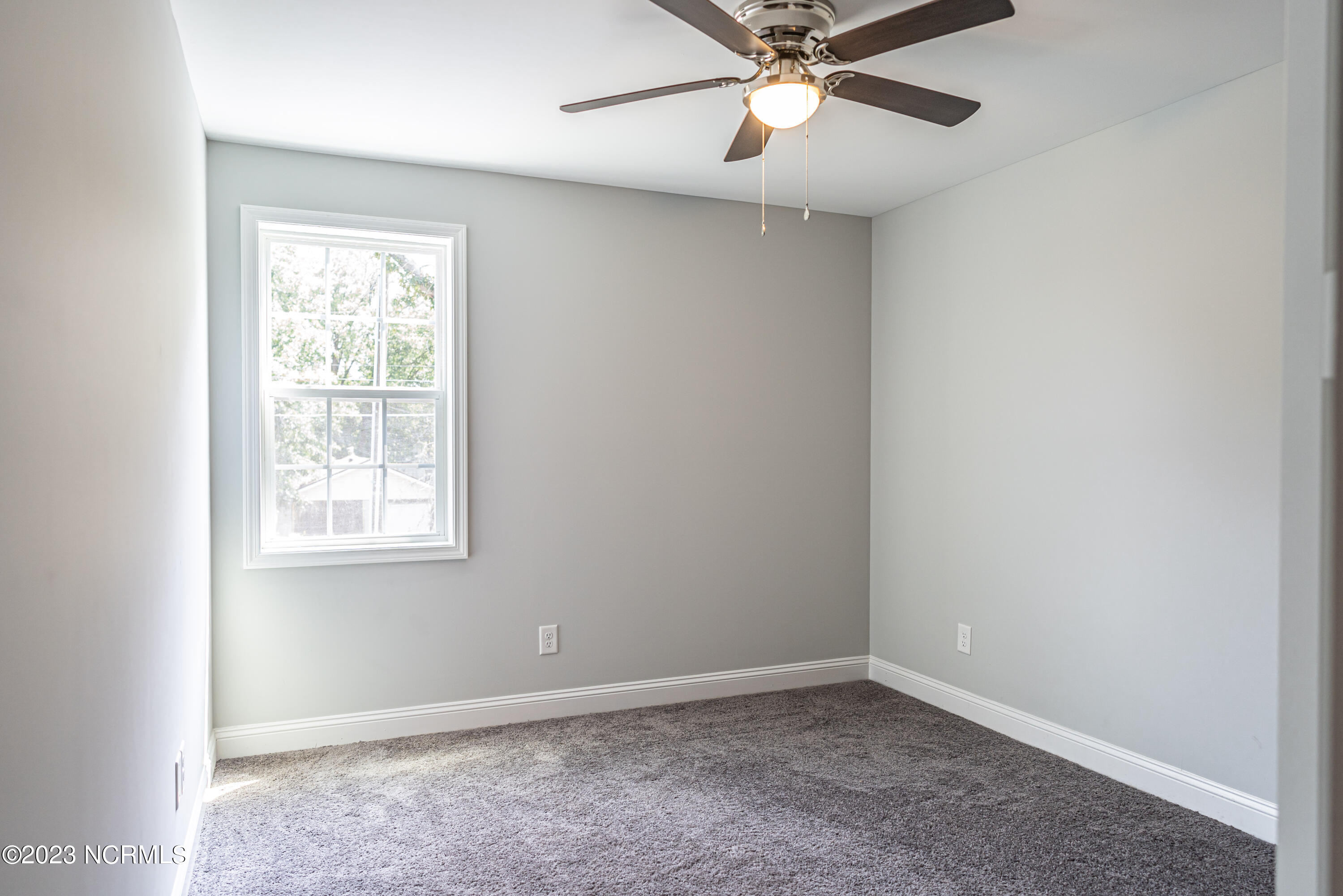 1040 W Indiana Avenue