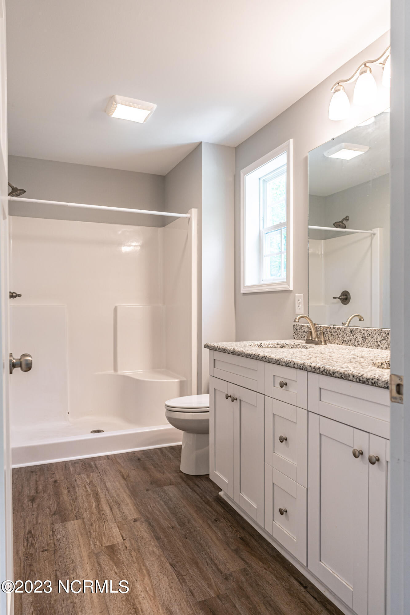 1040 W Indiana Avenue