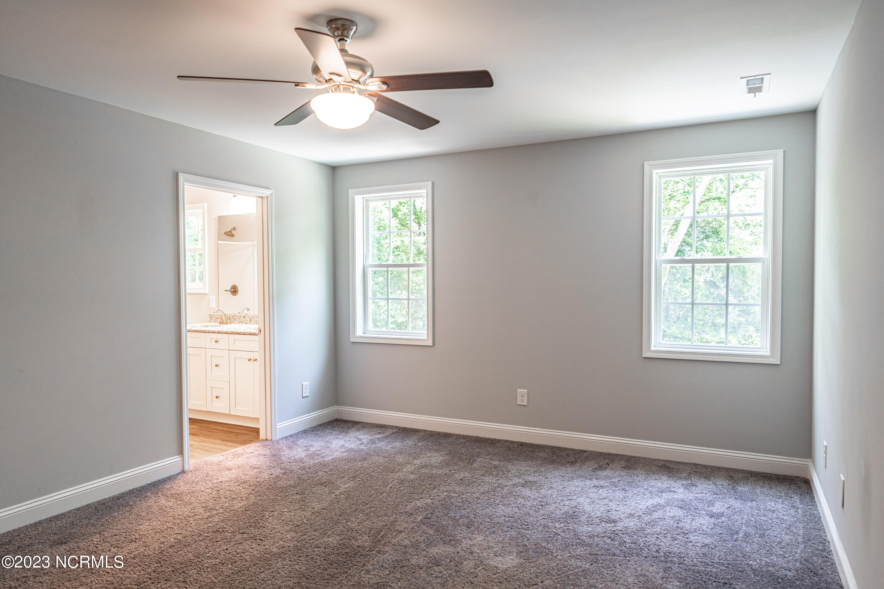 1040 W Indiana Avenue