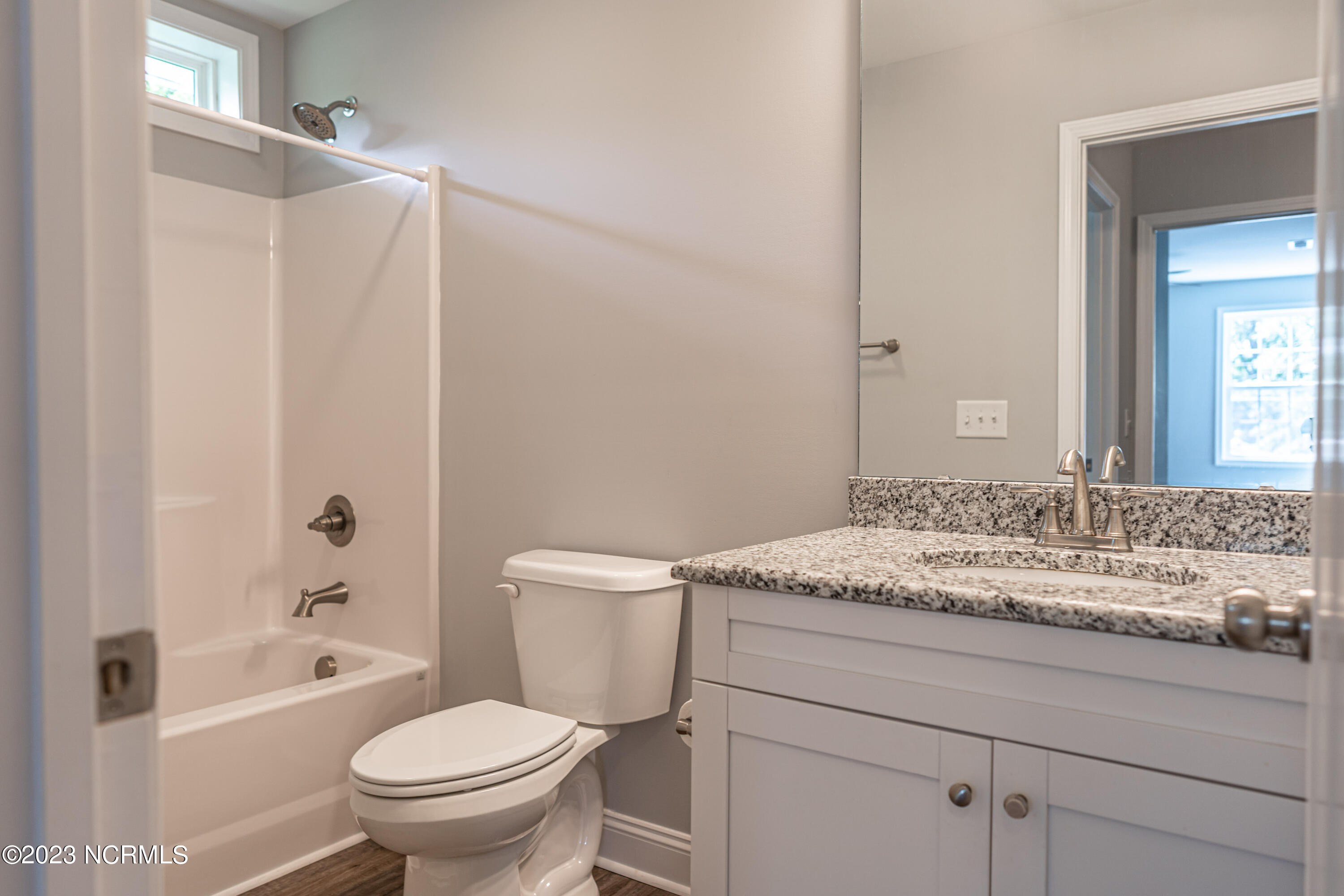 1040 W Indiana Avenue