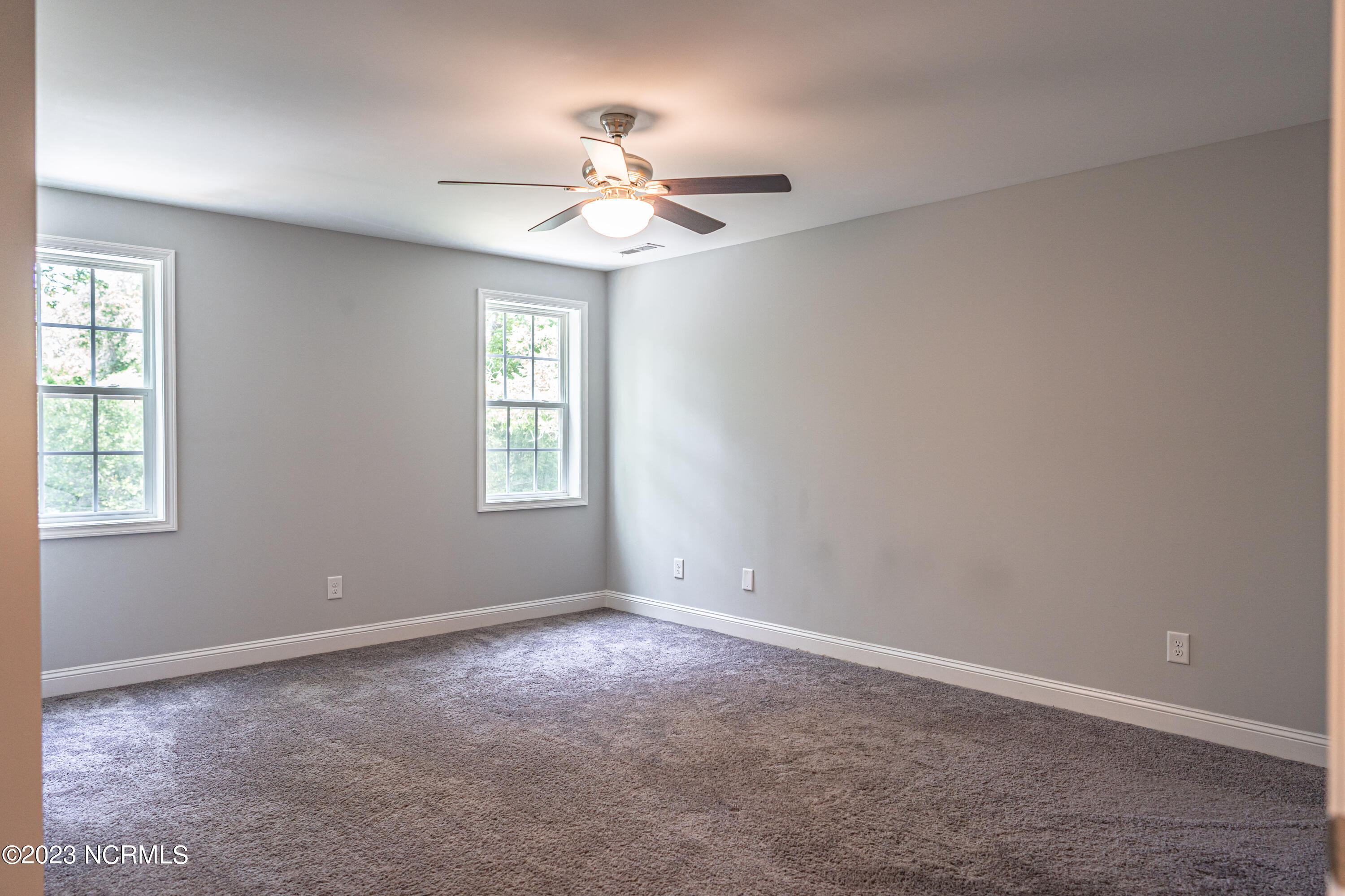 1040 W Indiana Avenue