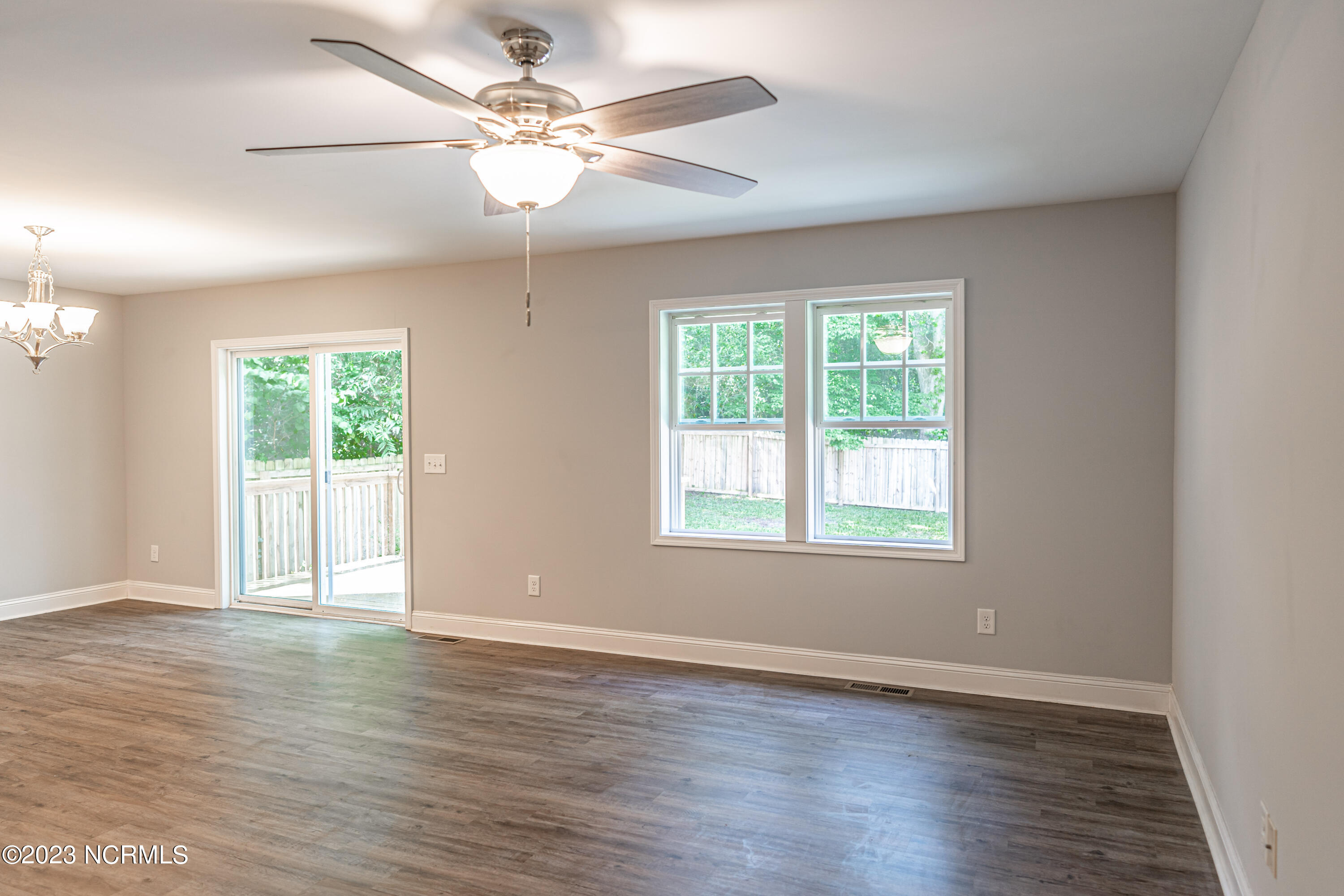 1040 W Indiana Avenue