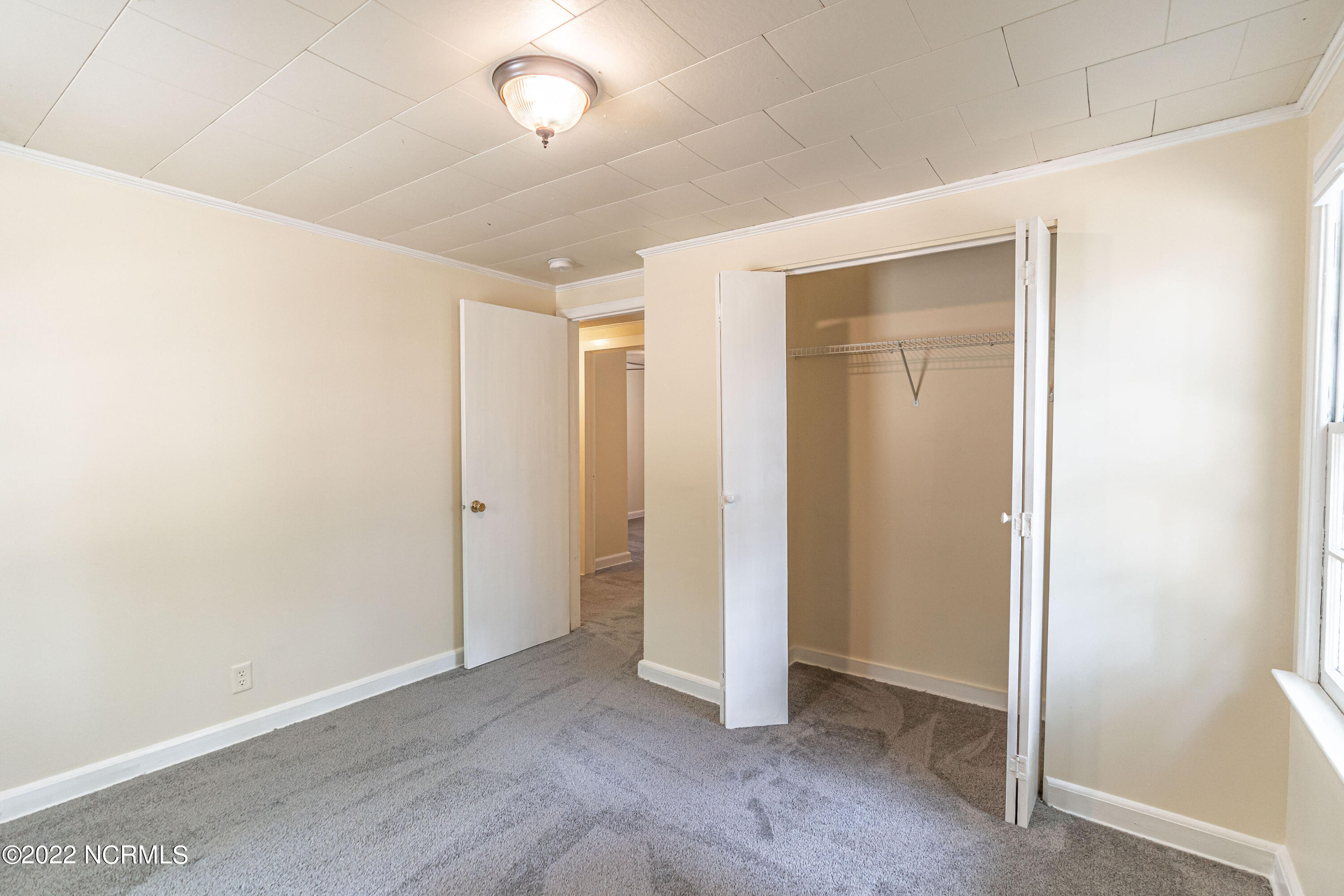 885 S Stephens Street