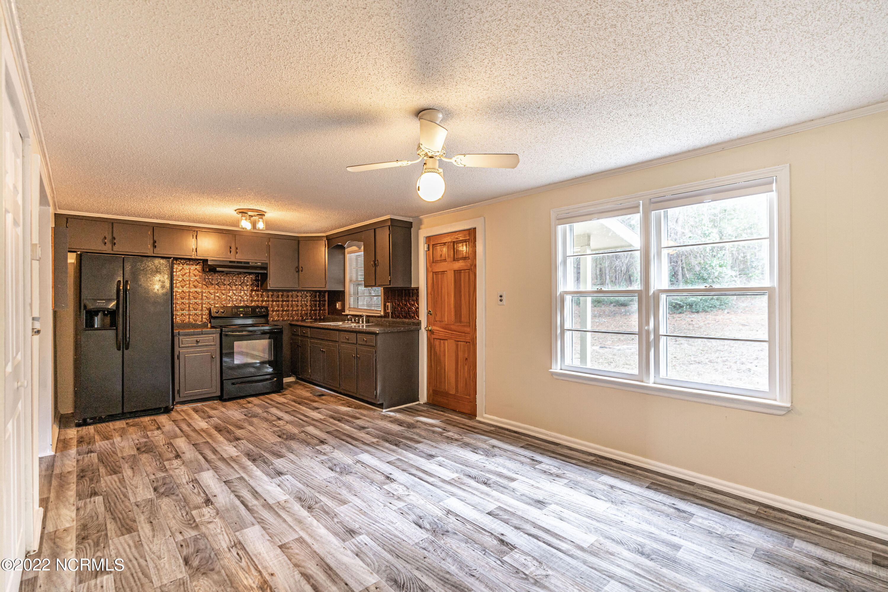 885 S Stephens Street