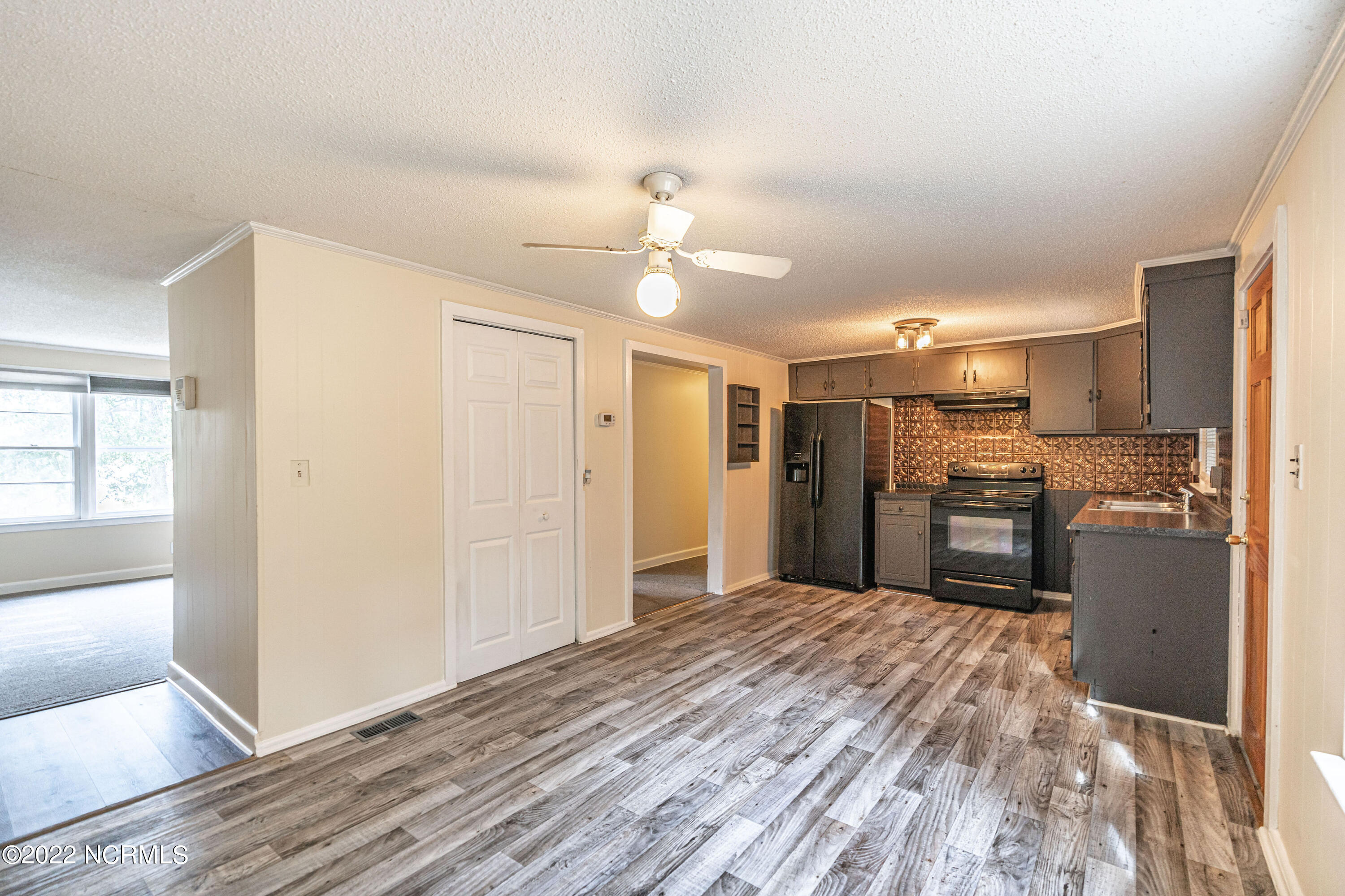 885 S Stephens Street