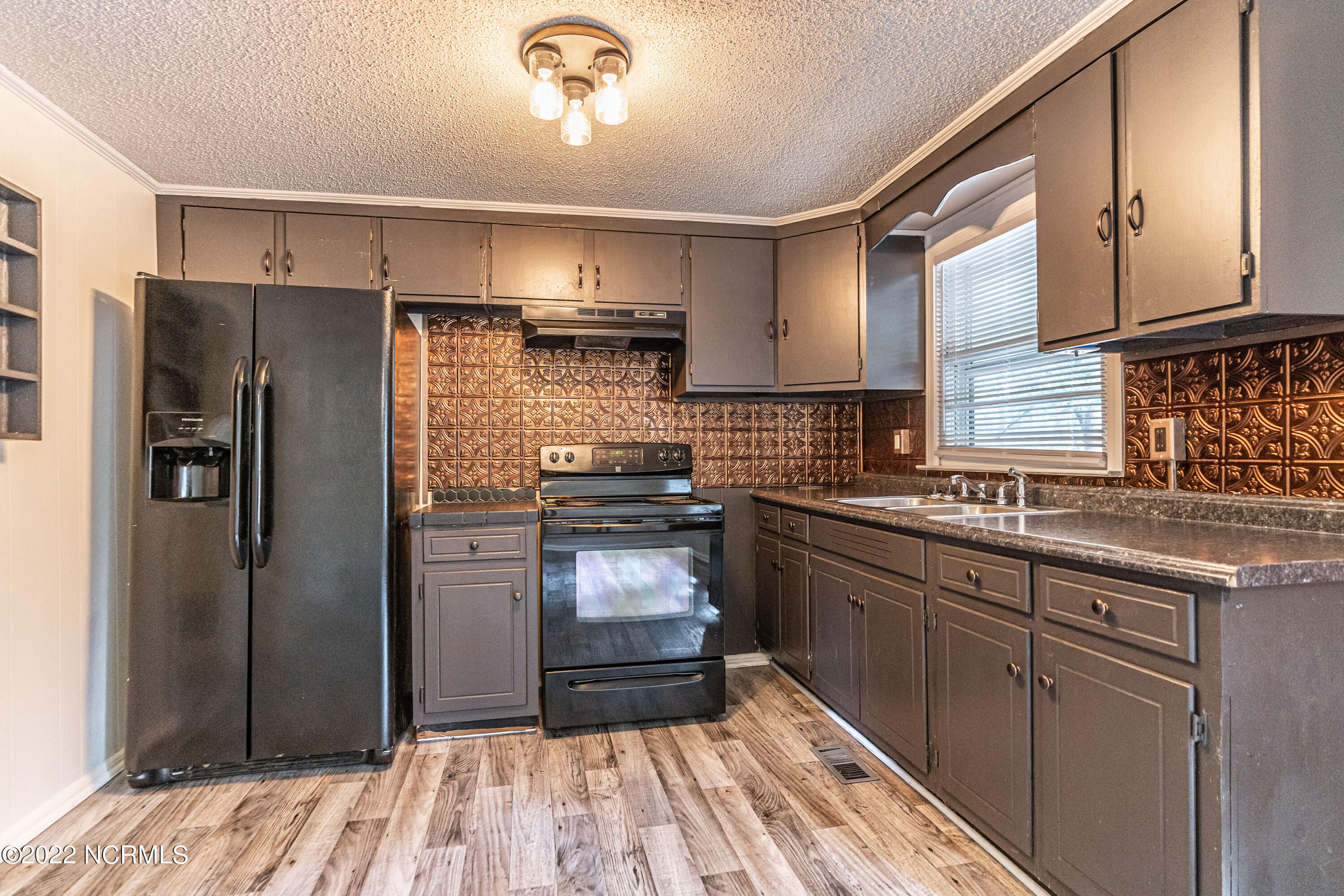 885 S Stephens Street