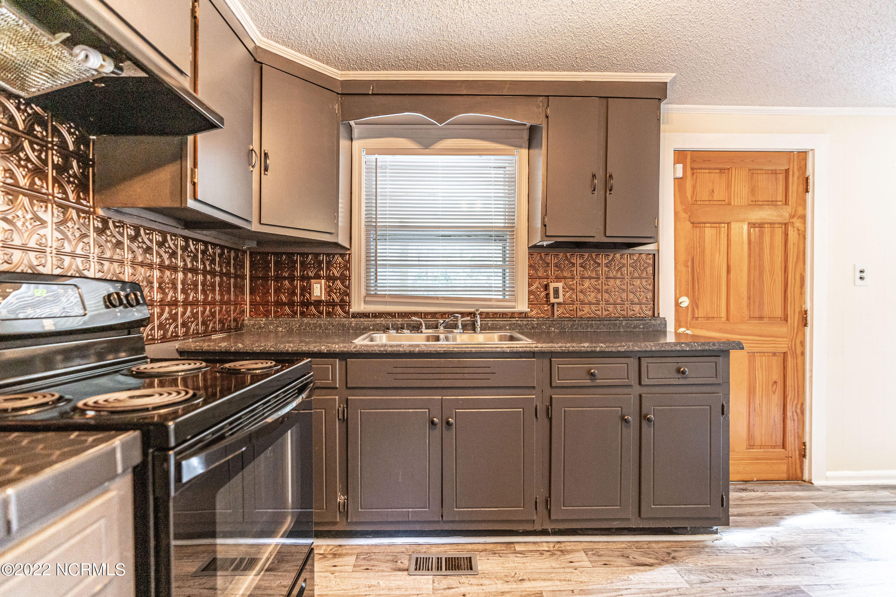 885 S Stephens Street