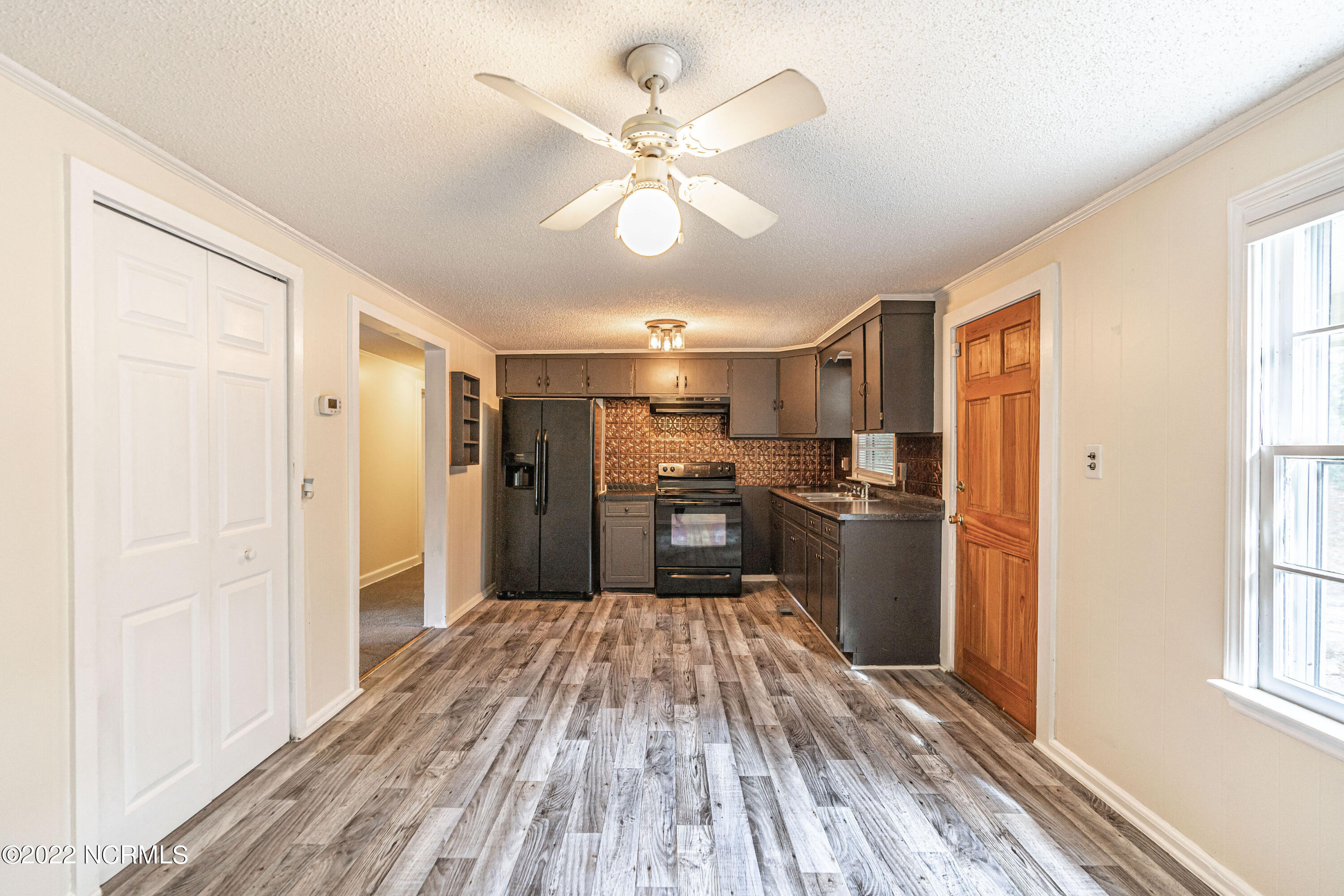 885 S Stephens Street