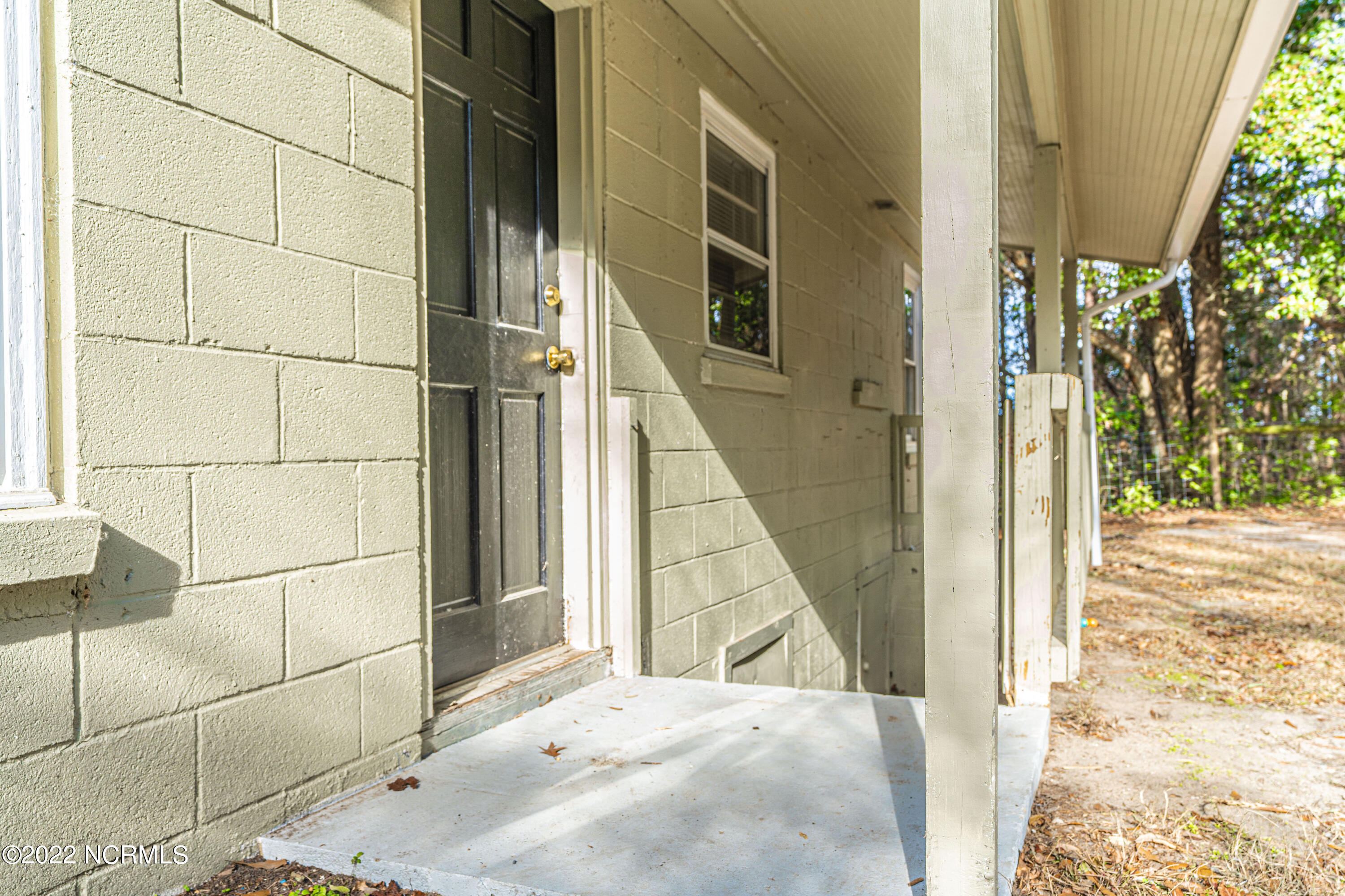 885 S Stephens Street