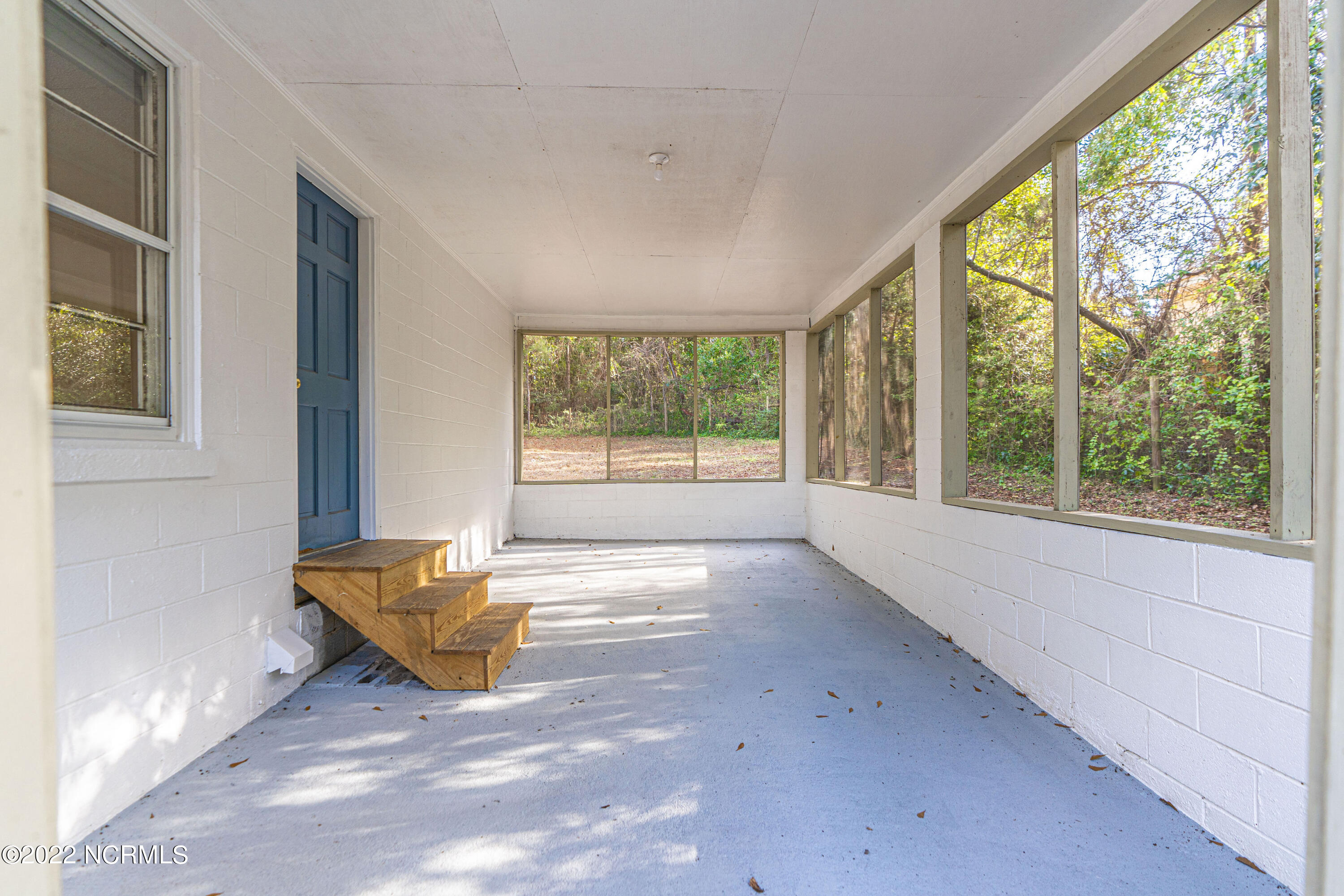 885 S Stephens Street