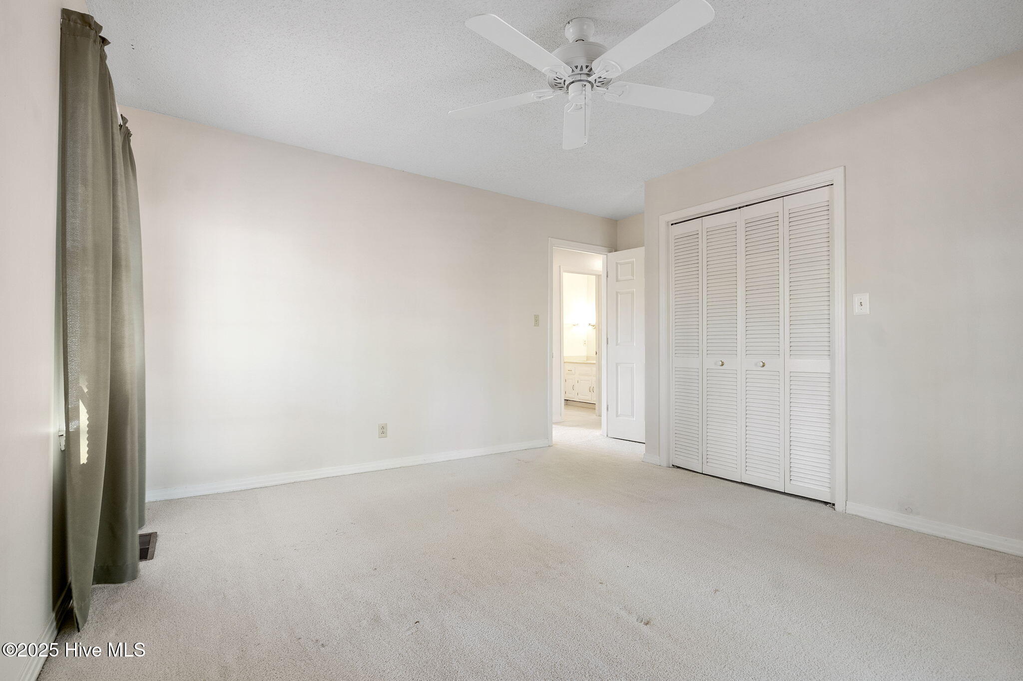 122 Cambridge Lane
