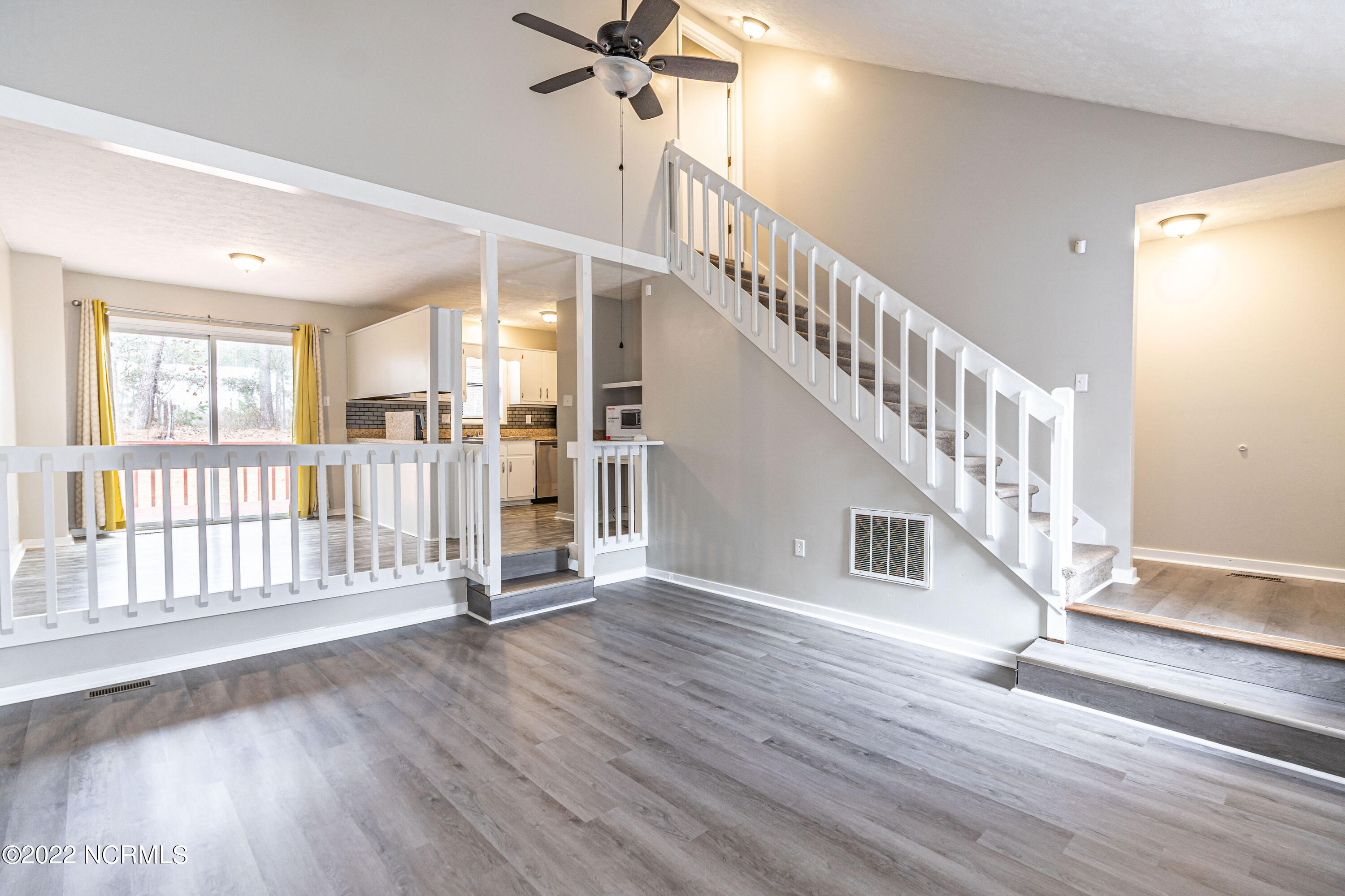 6484 Kelmscot Court