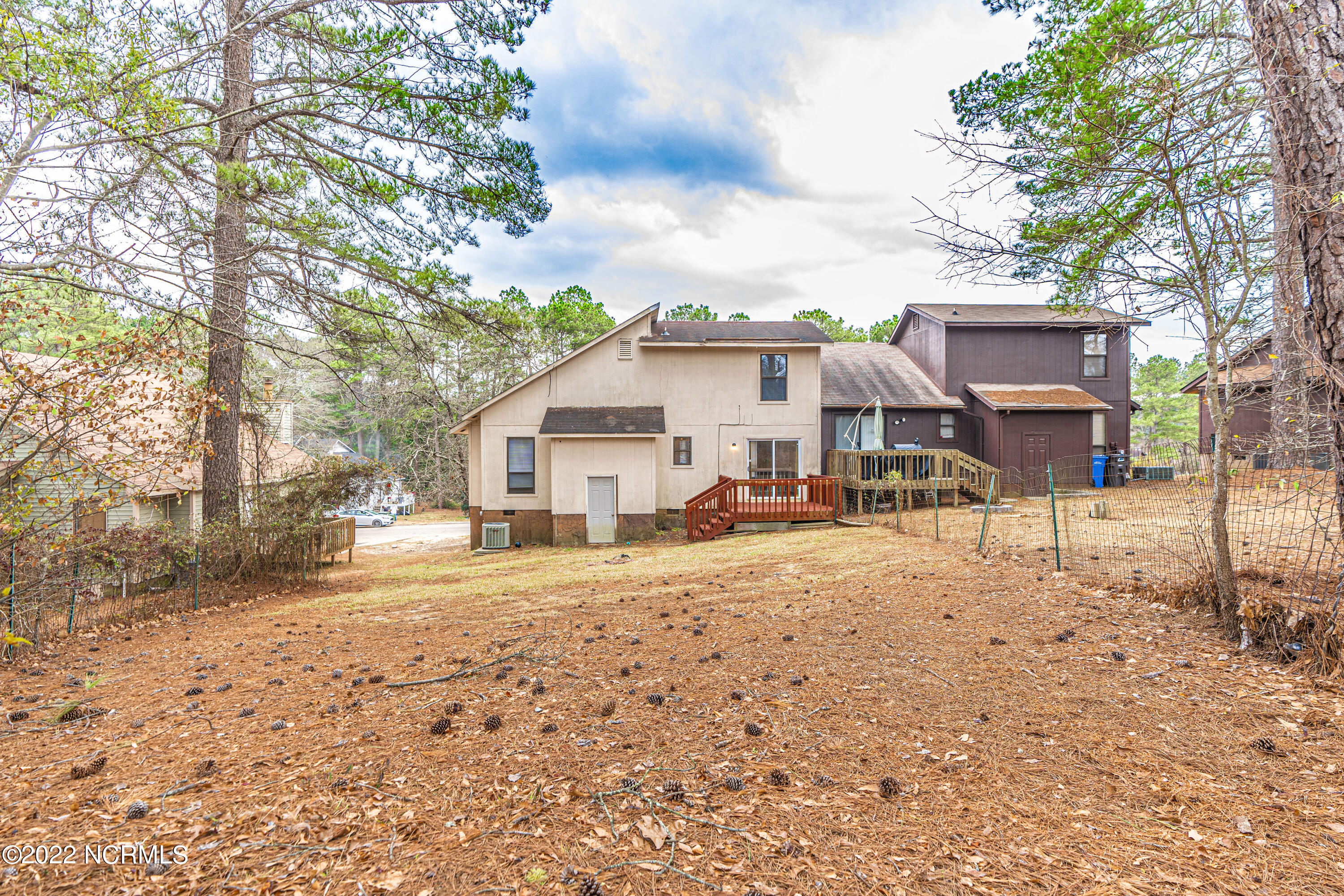 6484 Kelmscot Court
