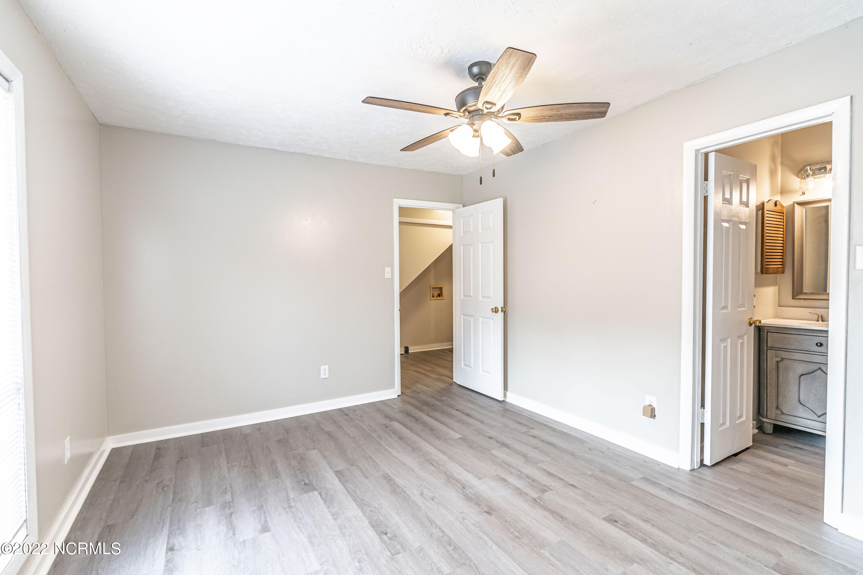 6484 Kelmscot Court