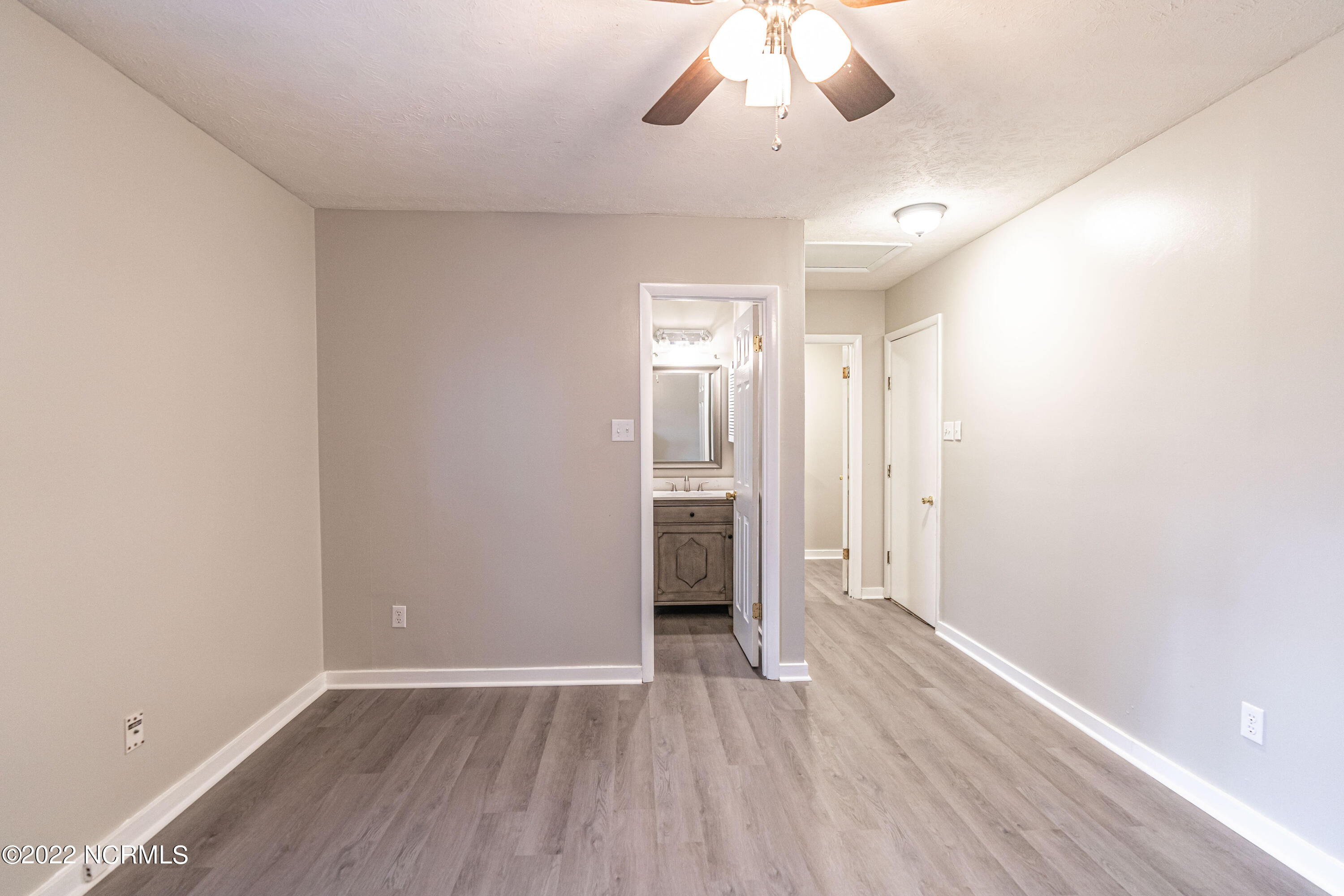 6484 Kelmscot Court