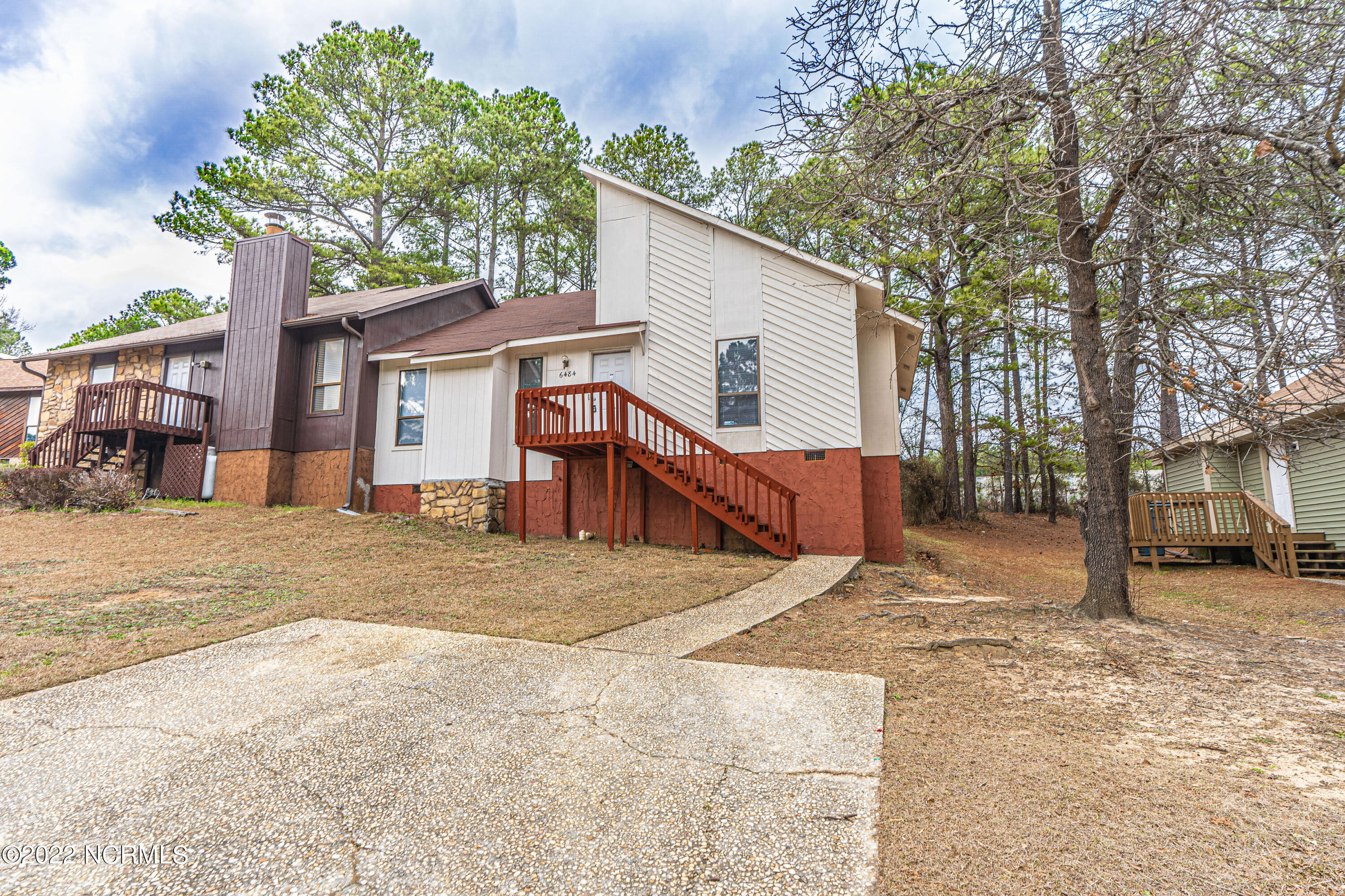 6484 Kelmscot Court