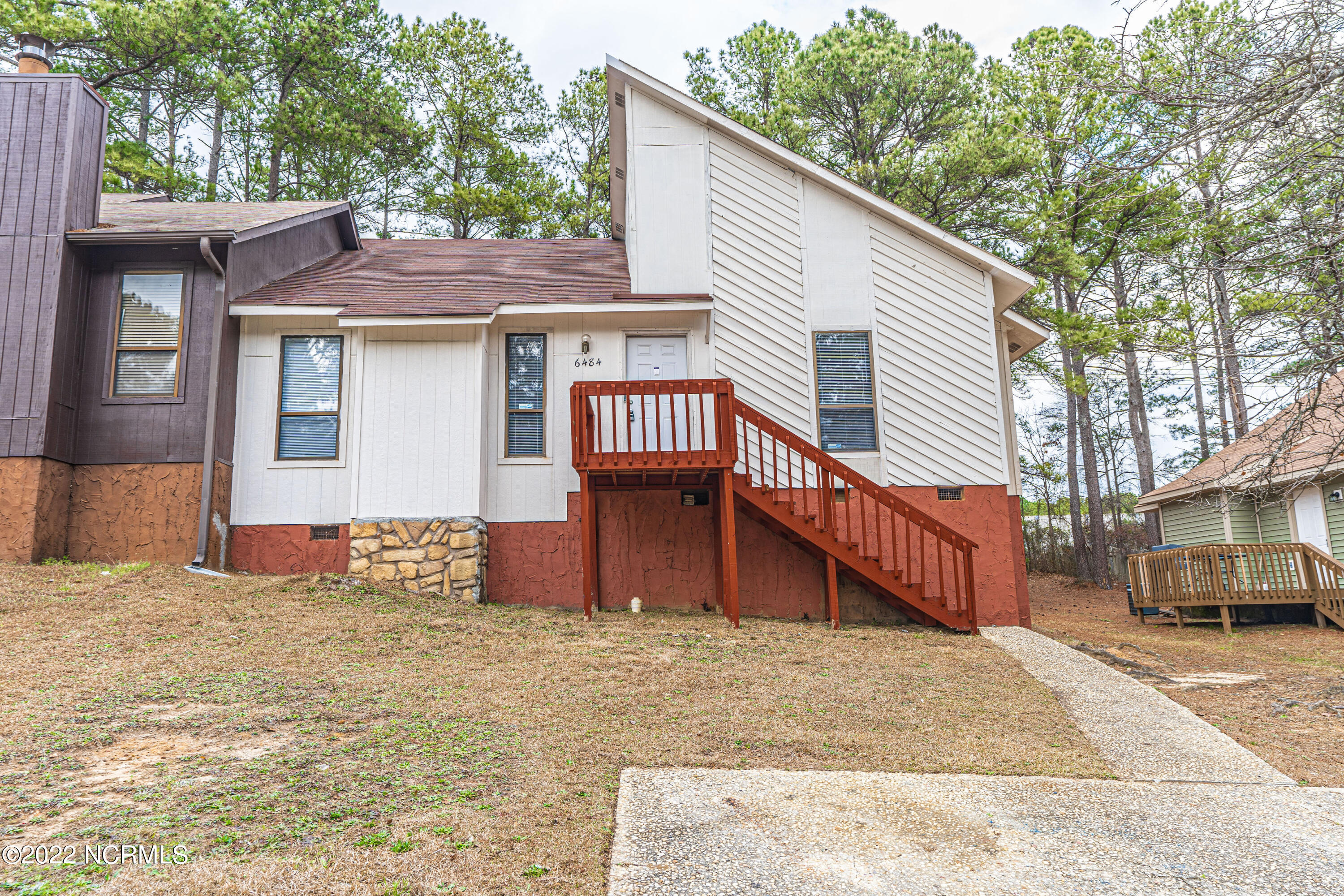 6484 Kelmscot Court