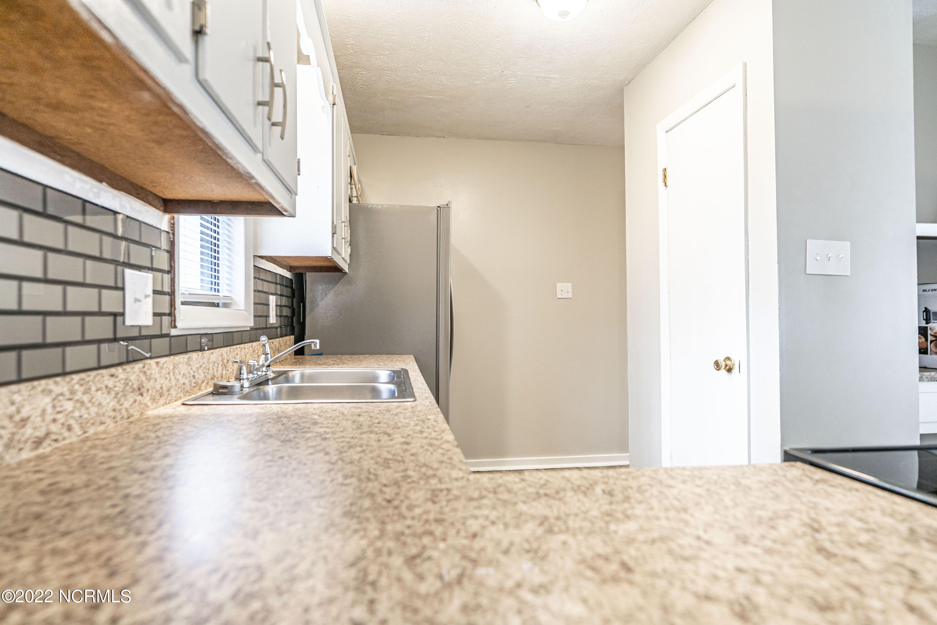 6484 Kelmscot Court