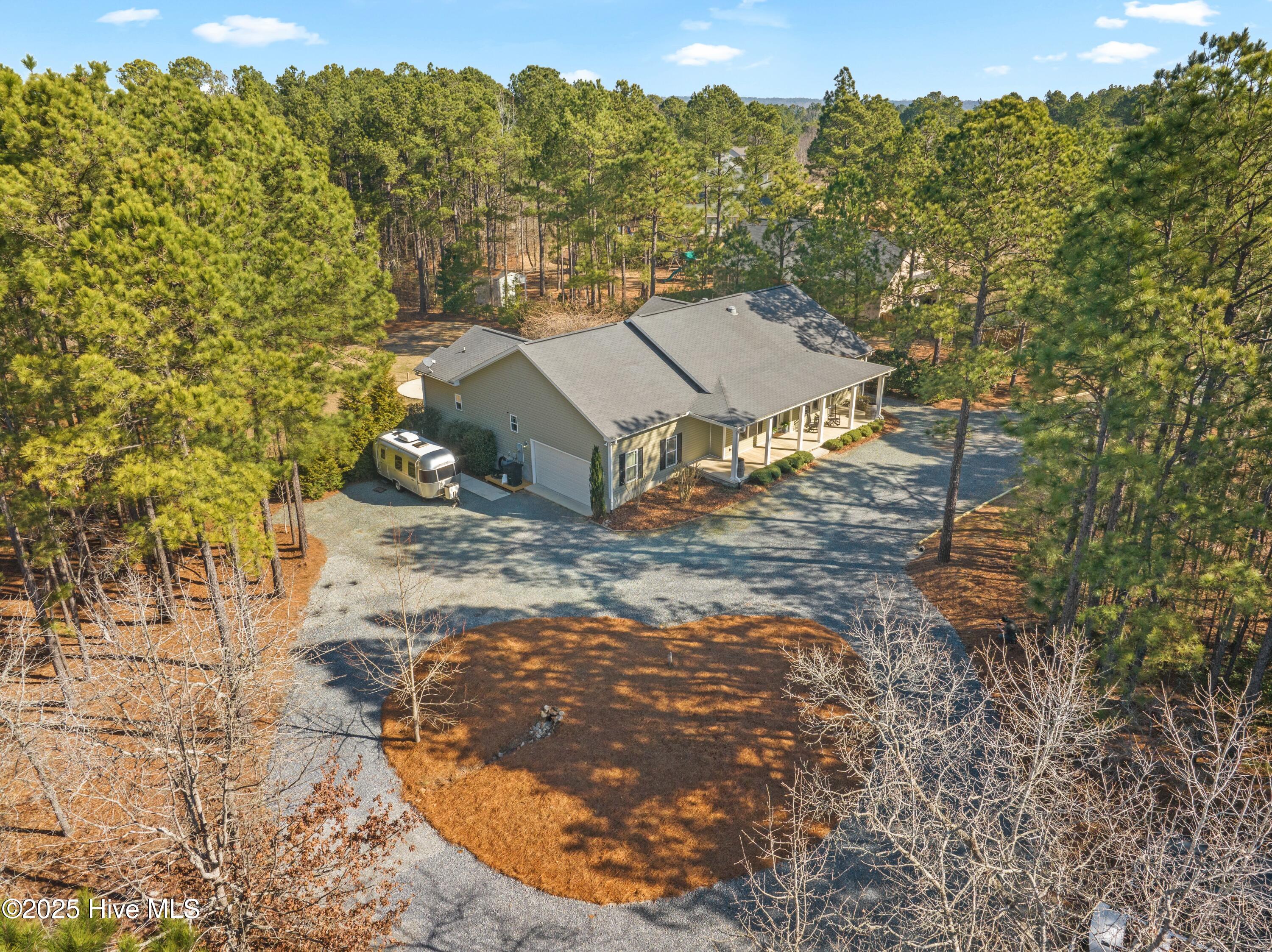 303 Queens Cove Way