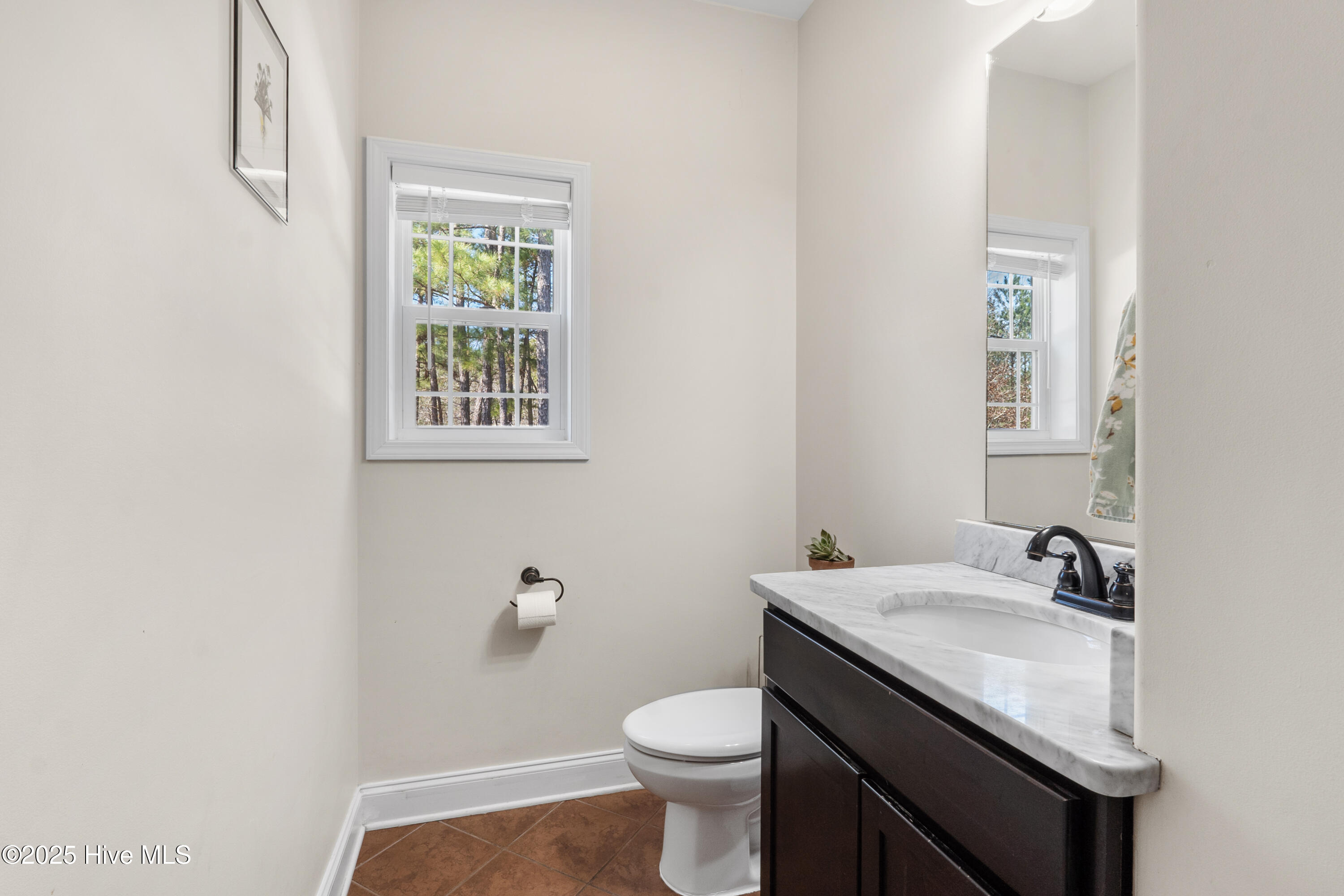 303 Queens Cove Way