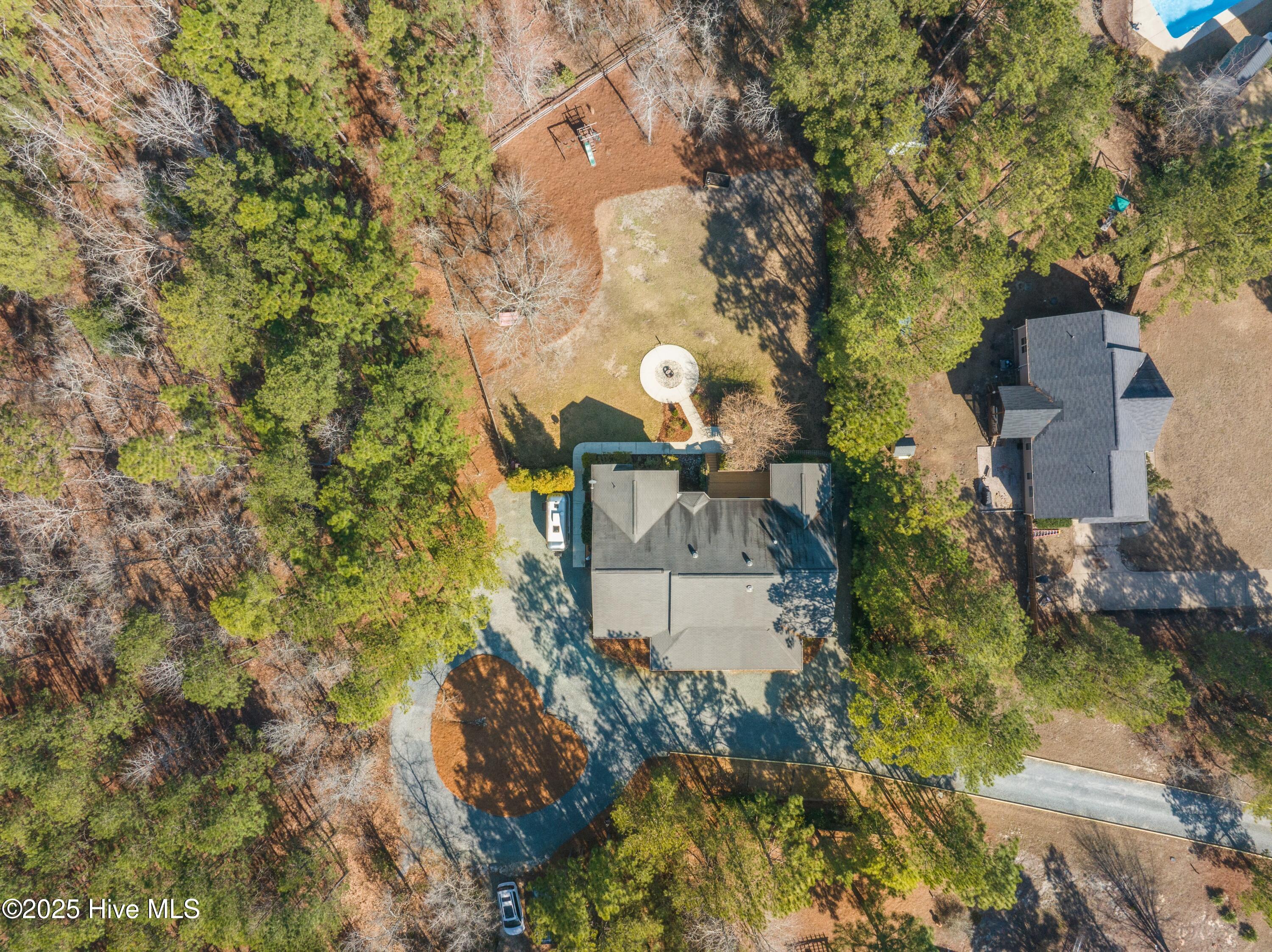 303 Queens Cove Way