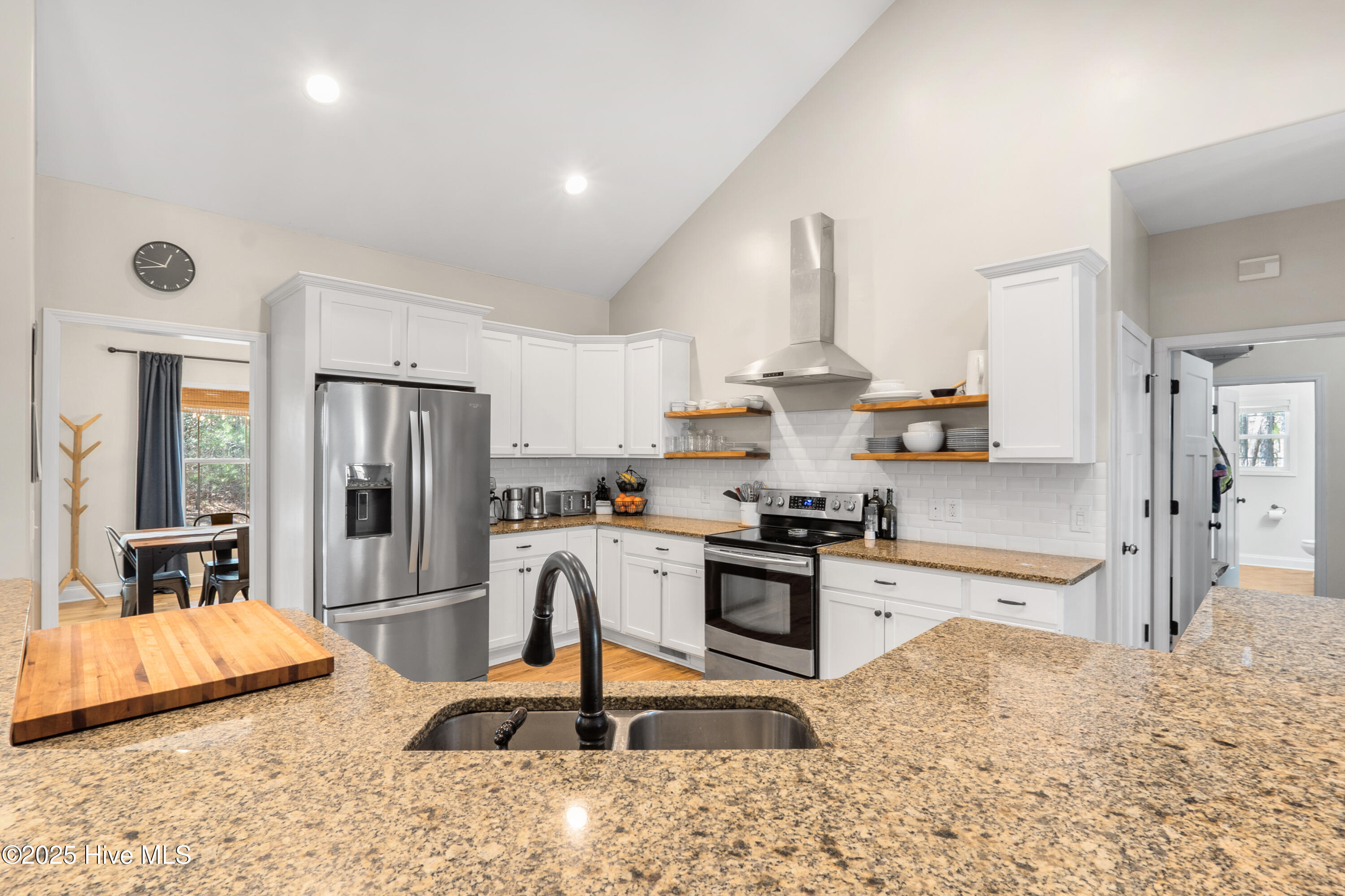 303 Queens Cove Way