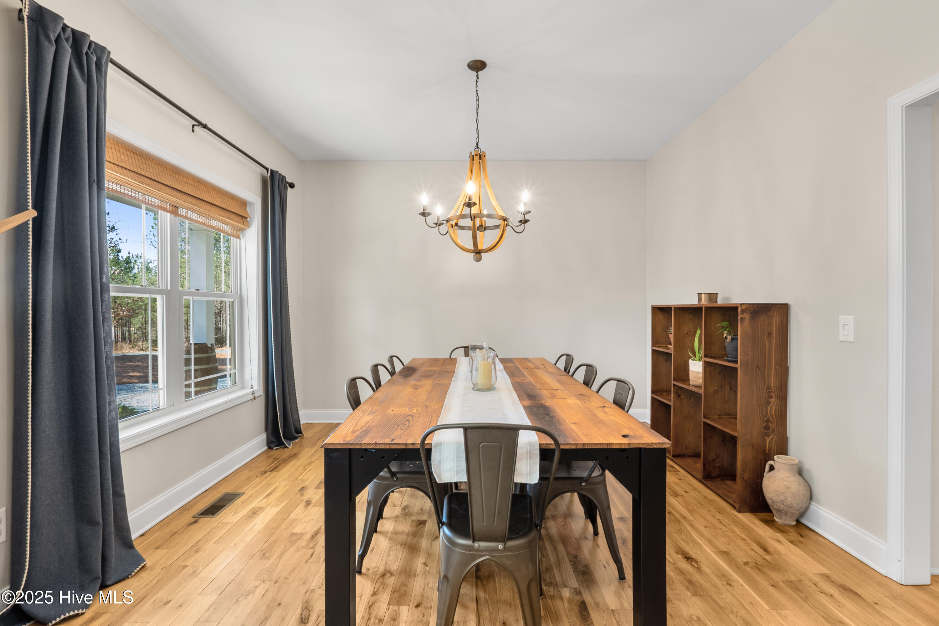303 Queens Cove Way