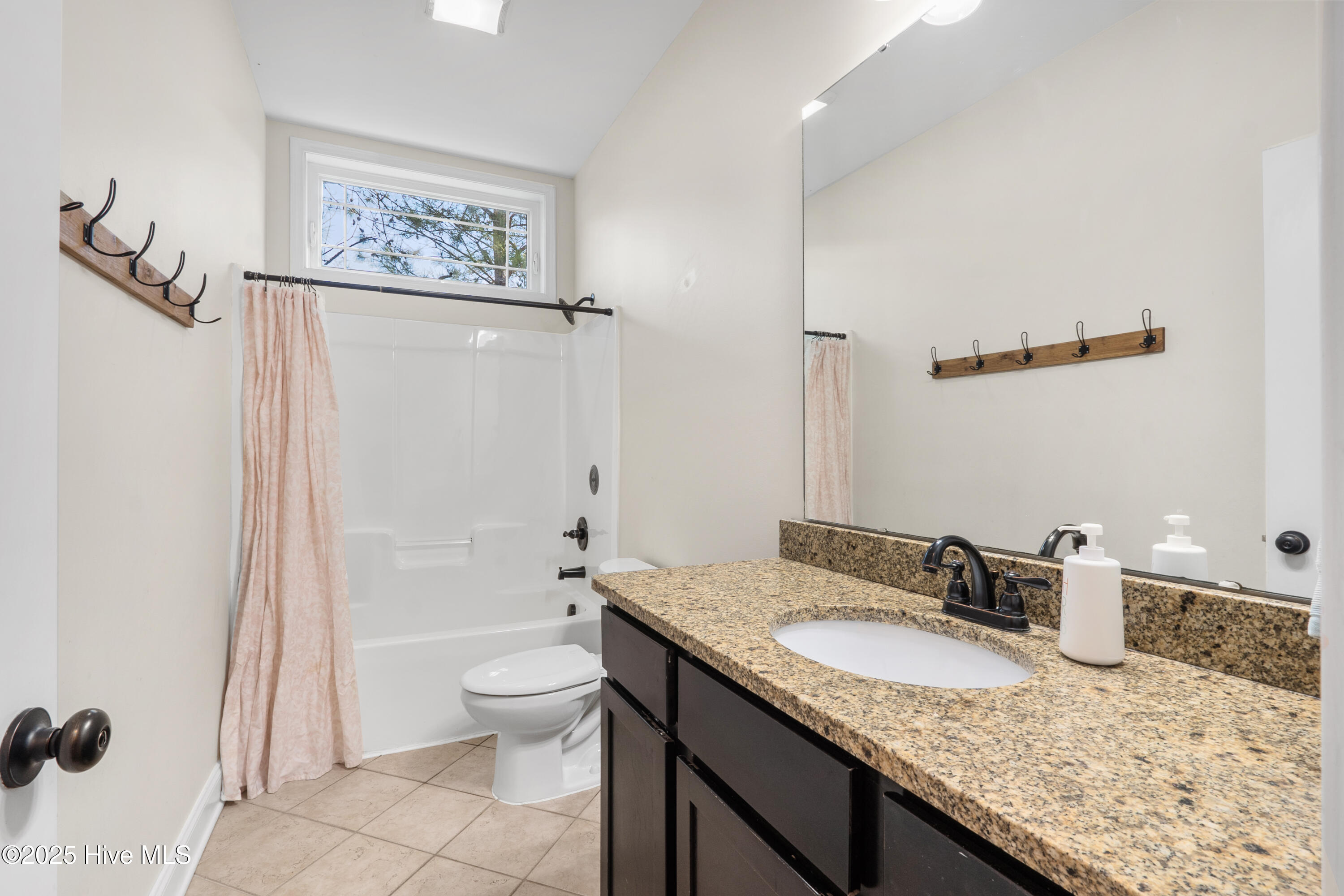 303 Queens Cove Way