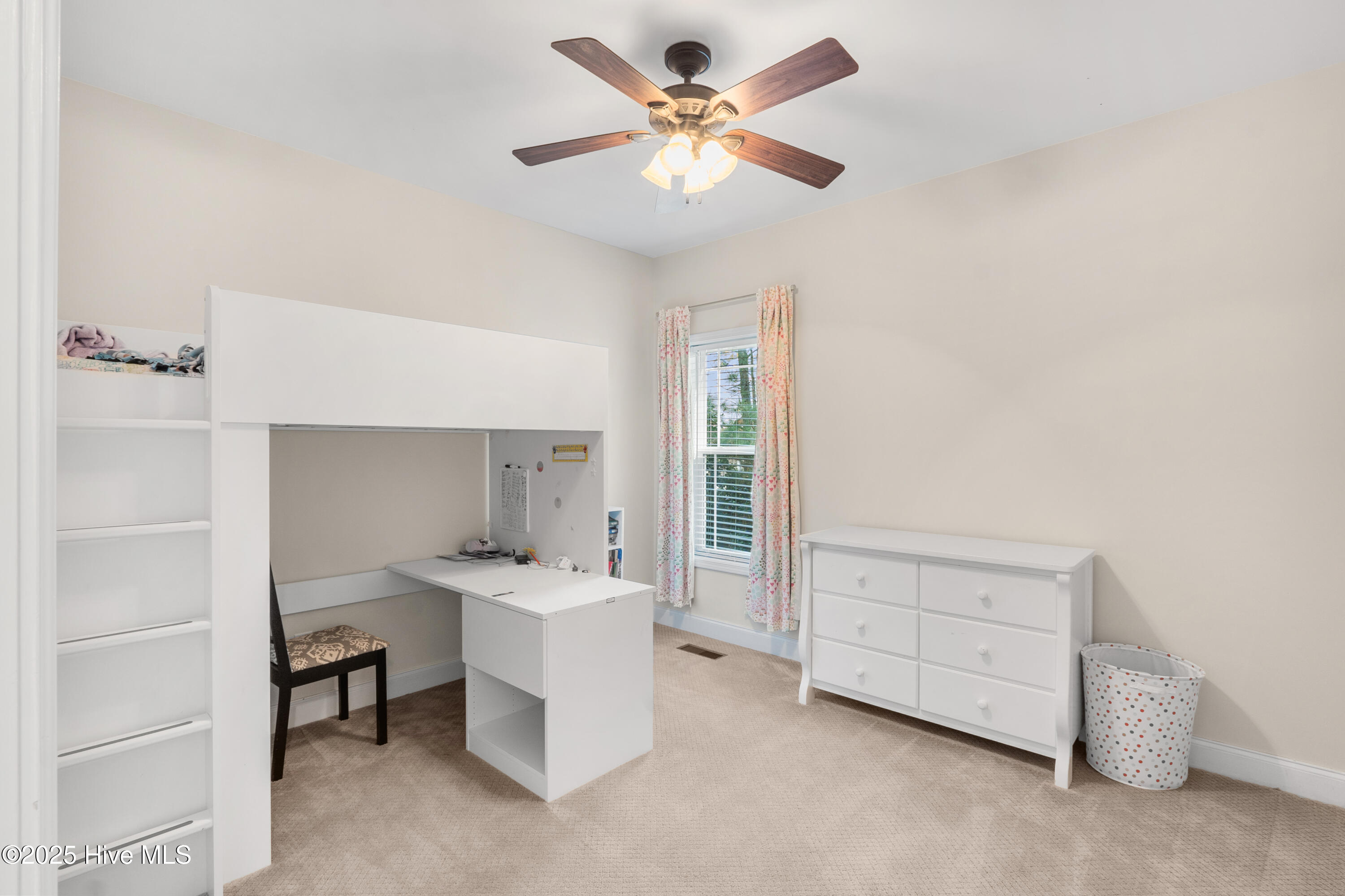 303 Queens Cove Way