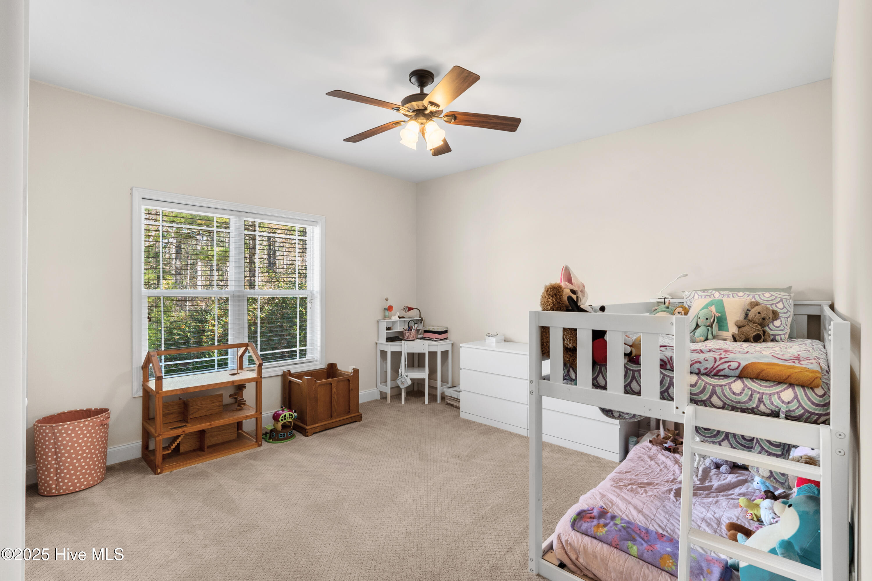 303 Queens Cove Way