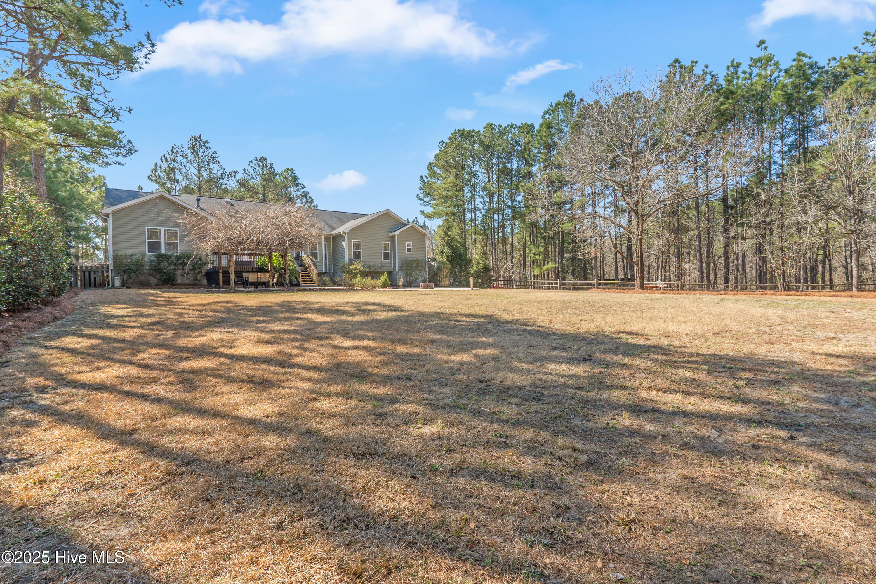 303 Queens Cove Way