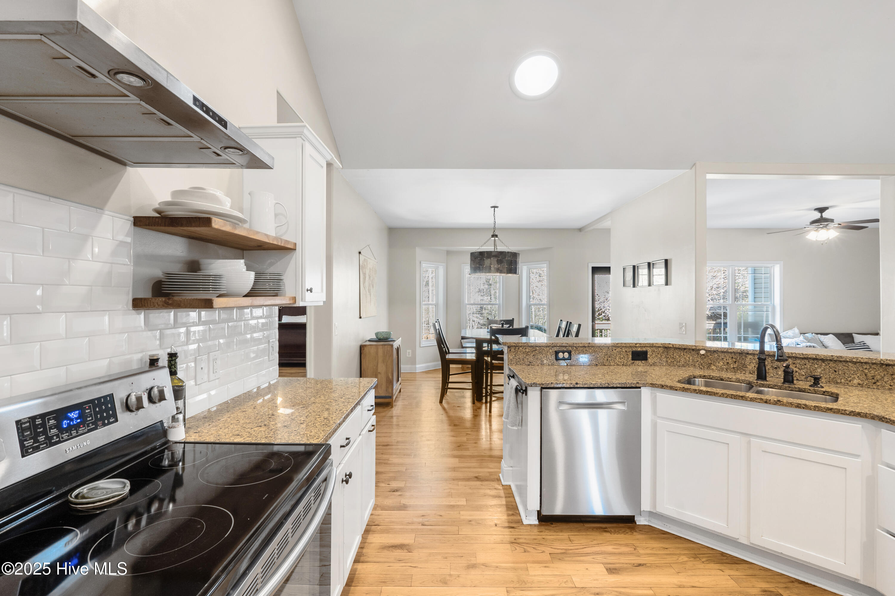 303 Queens Cove Way