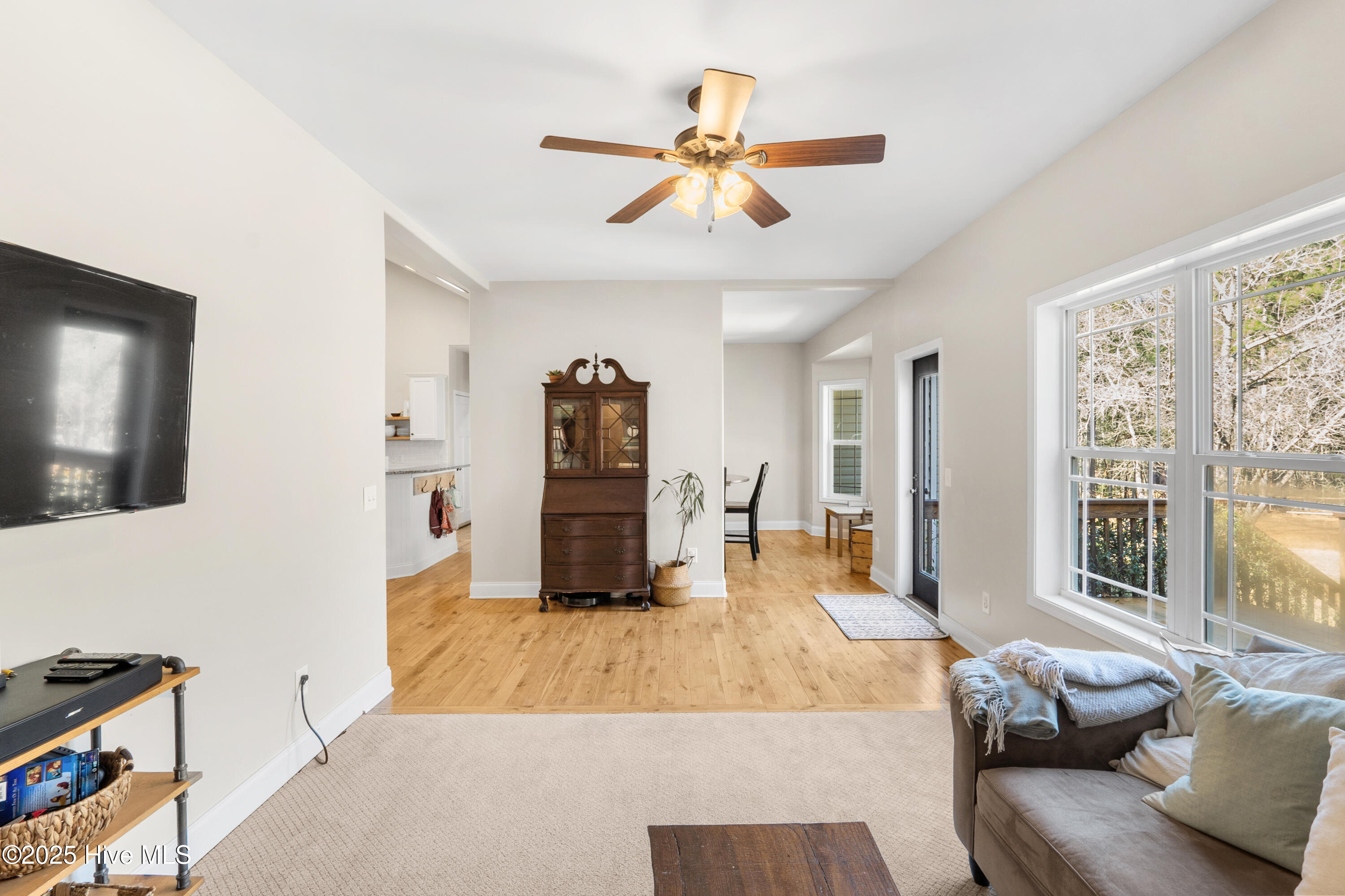 303 Queens Cove Way