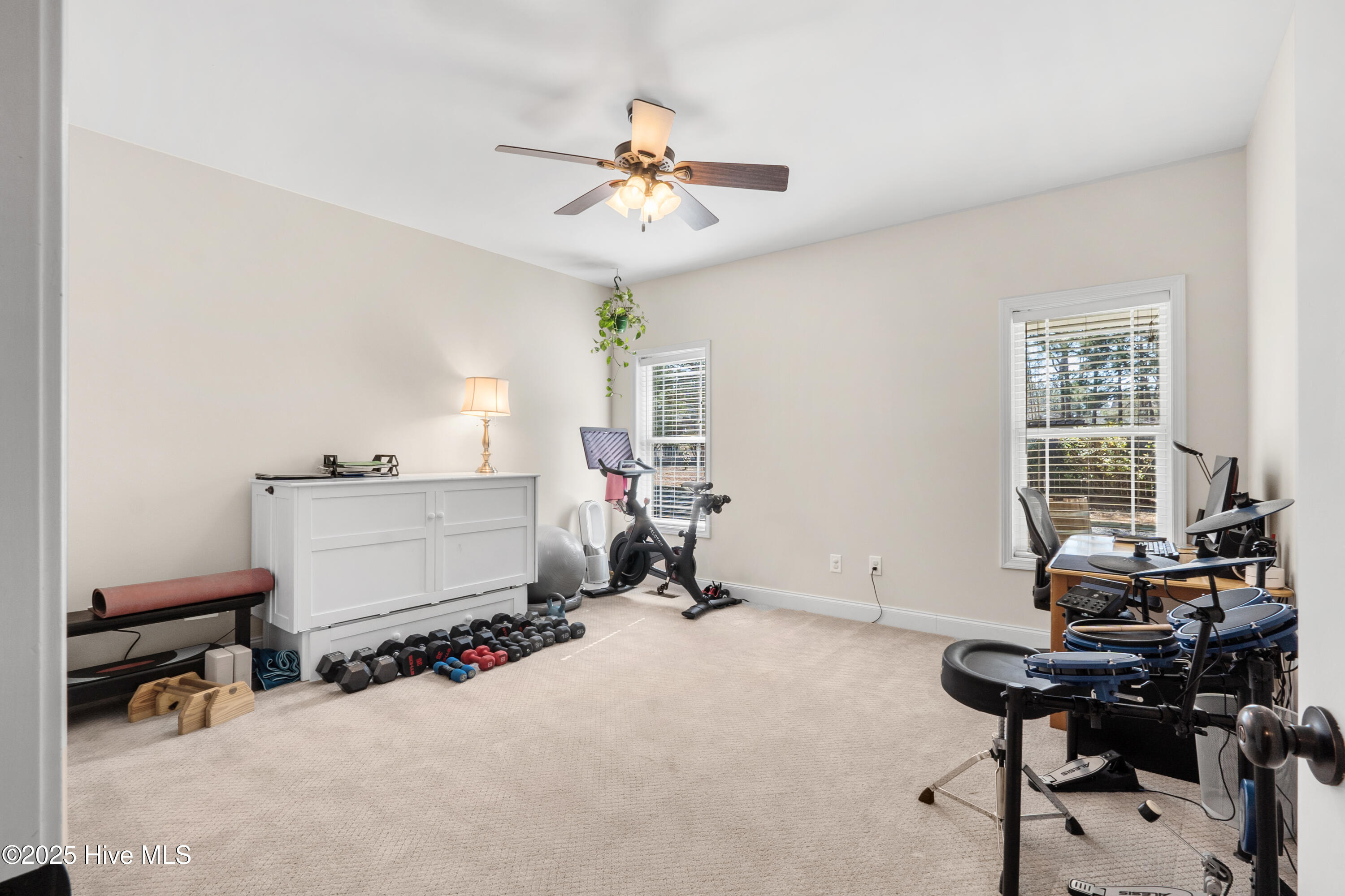 303 Queens Cove Way